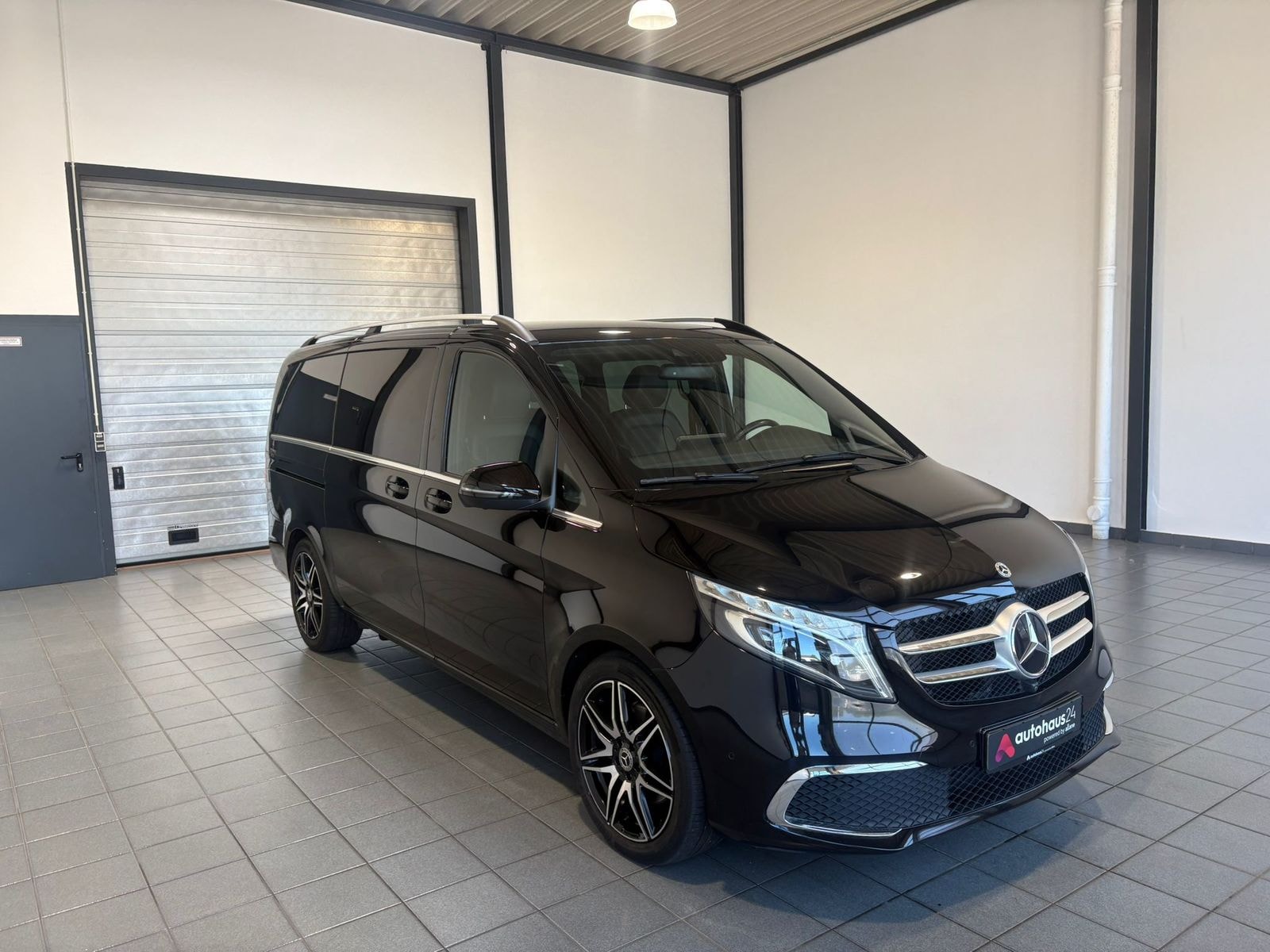Mercedes-Benz V-Klasse Kleinbus / Van MERCEDES V-Klasse V 250 d Aut. EXCLUSIVE lang Van #1