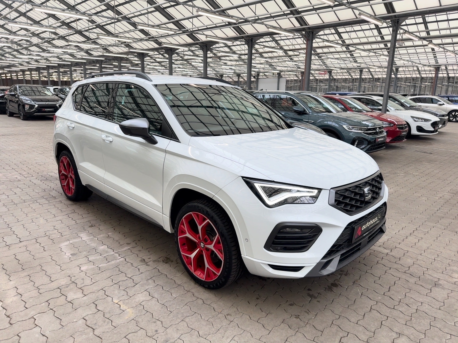 SEAT Ateca SUV / Crossover / Geländewagen SEAT Ateca 1.5 TSI ACT 110kW FR DSG Sports Utility Vehicle #1