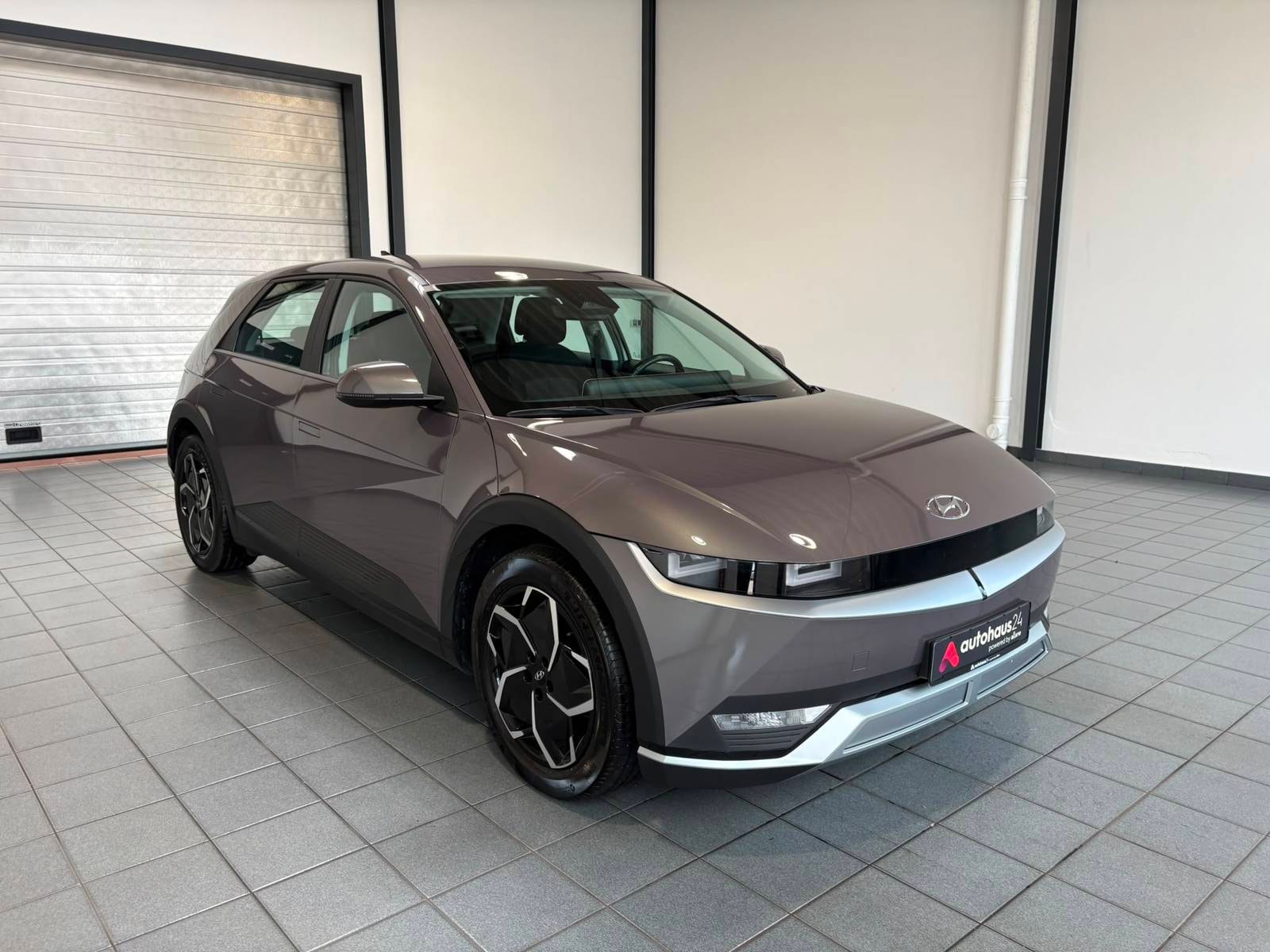 Hyundai IONIQ 5 Limousine HYUNDAI IONIQ 5 72,6 kWh 160 kW Heckantrieb Sports Utility Vehicle #1