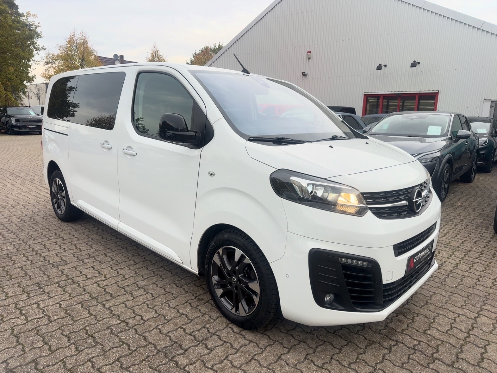 Opel Zafira Life Kleinbus / Van OPEL Zafira Life 2.0 Diesel 106kW Edition M Auto Van #1