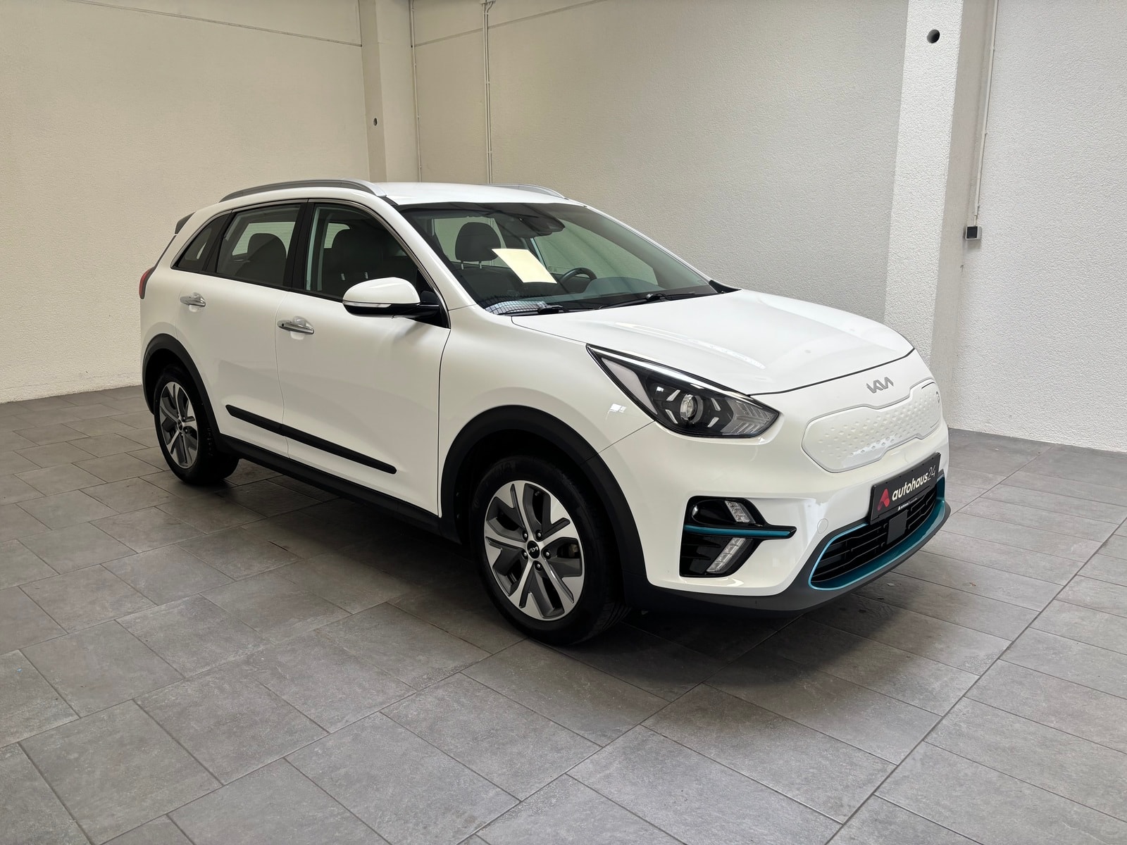 Kia Niro SUV / Crossover / Geländewagen KIA e-Niro 150kW Vision Schräghecklimousine #1
