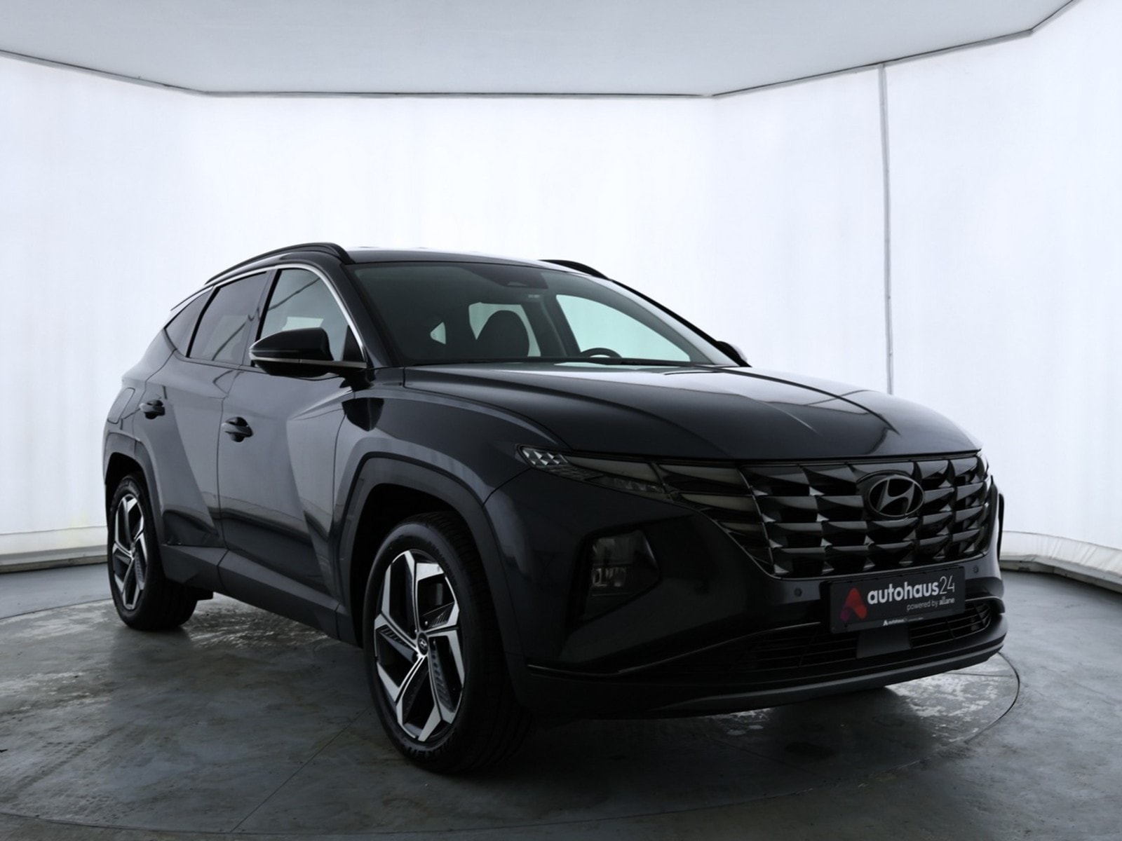 Hyundai Tucson SUV / Crossover / Geländewagen HYUNDAI Tucson 1.6 T-GDI Plug-in Hybrid 4WD Auto Sports Utility Vehicle #1