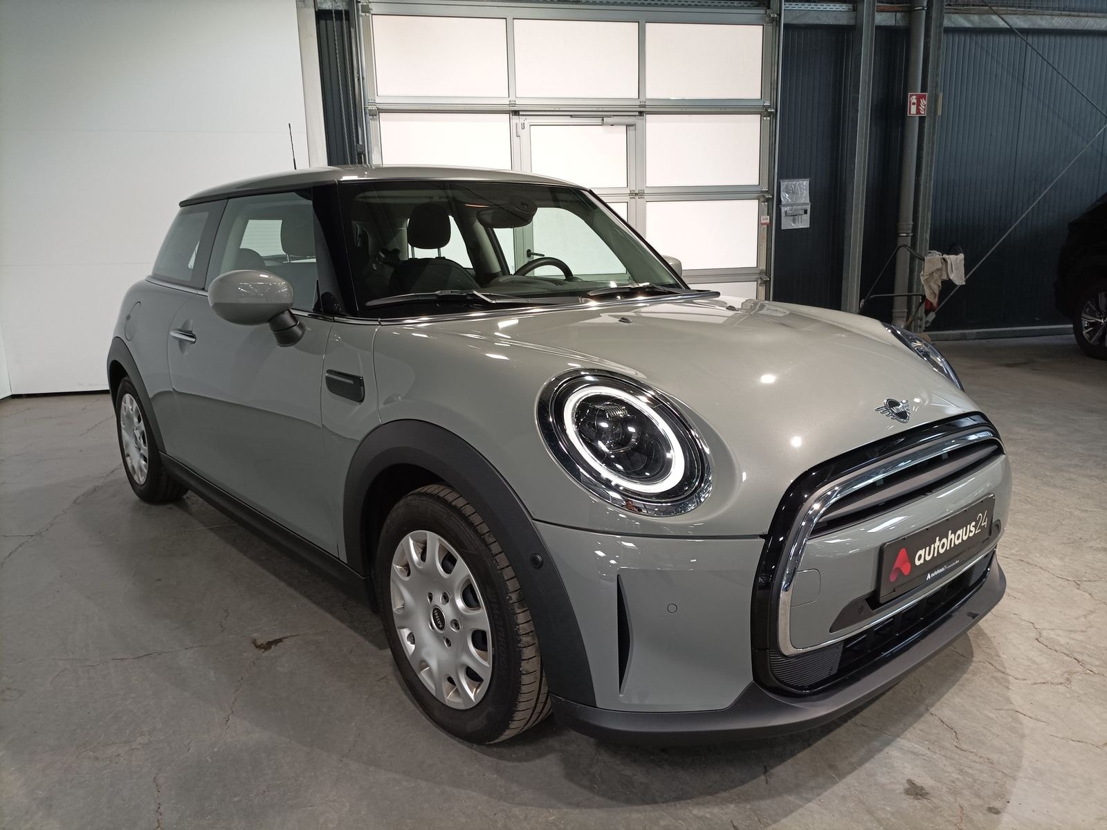 MINI 3-Türer Schräghecklimousine MINI MINI One Essential Trim Schräghecklimousine #1
