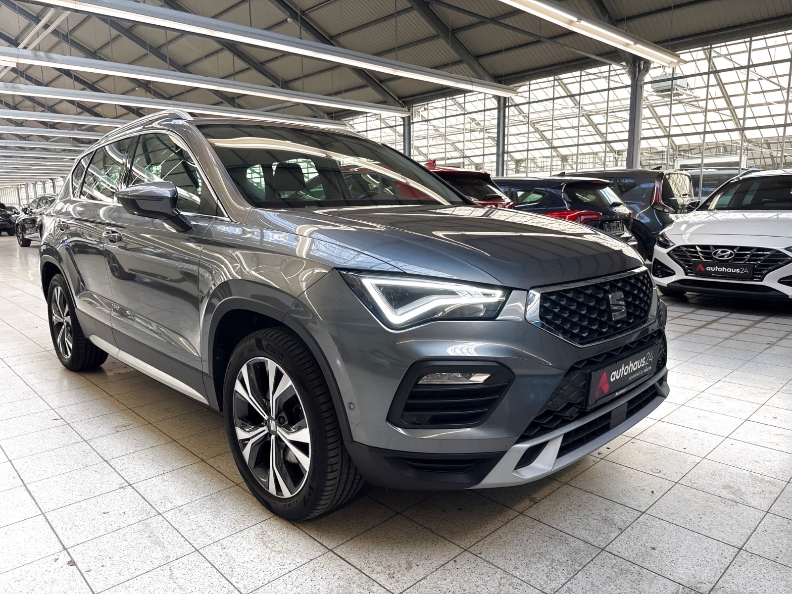 SEAT Ateca SUV / Crossover / Geländewagen SEAT Ateca 2.0 TSI 140kW Xperience 4Drive DSG Sports Utility Vehicle #1