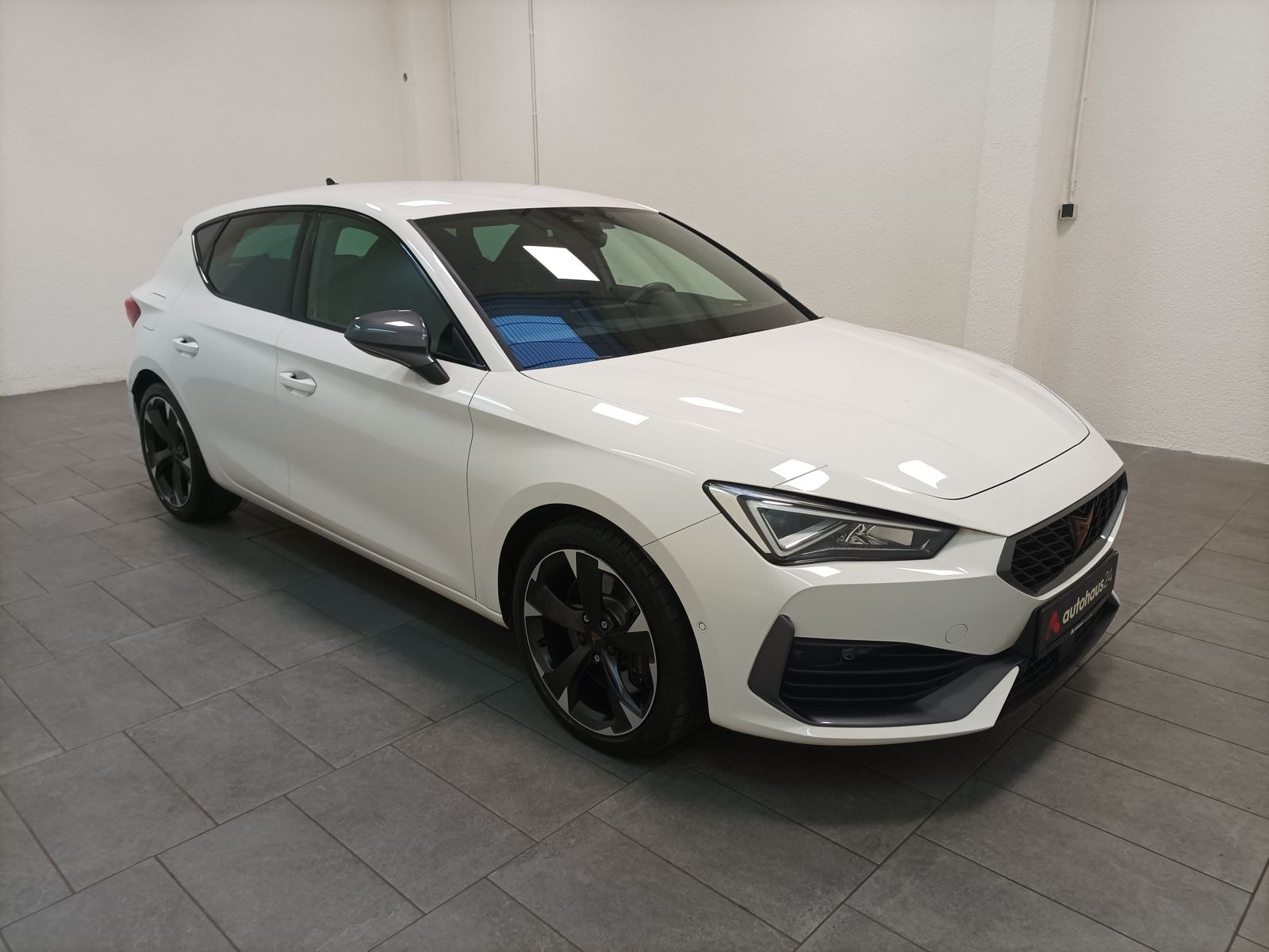 CUPRA Leon Limousine CUPRA Leon 2.0 TSI 180kW DSG Schräghecklimousine #1