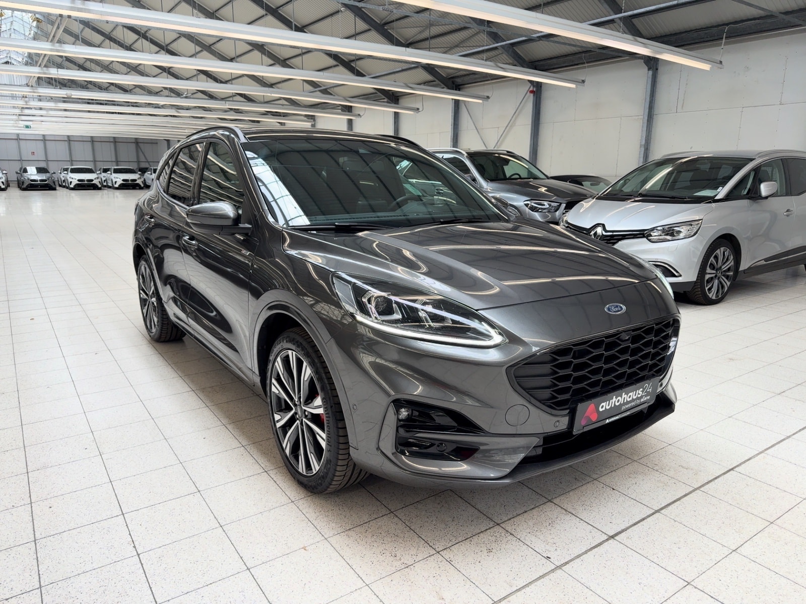 Ford Kuga SUV / Crossover / Geländewagen FORD Kuga 2.5 Duratec PHEV ST-Line X CVT Sports Utility Vehicle #1