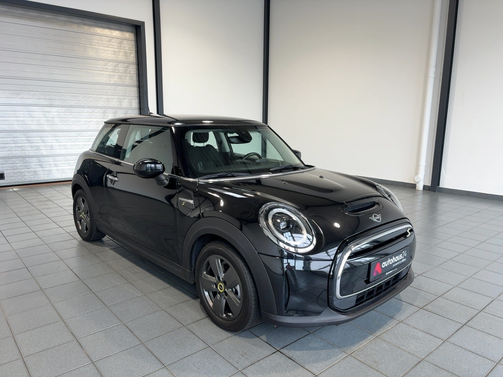 MINI 3-Türer Limousine MINI COOPER SE Cooper SE Essential Trim Schräghecklimousine #1