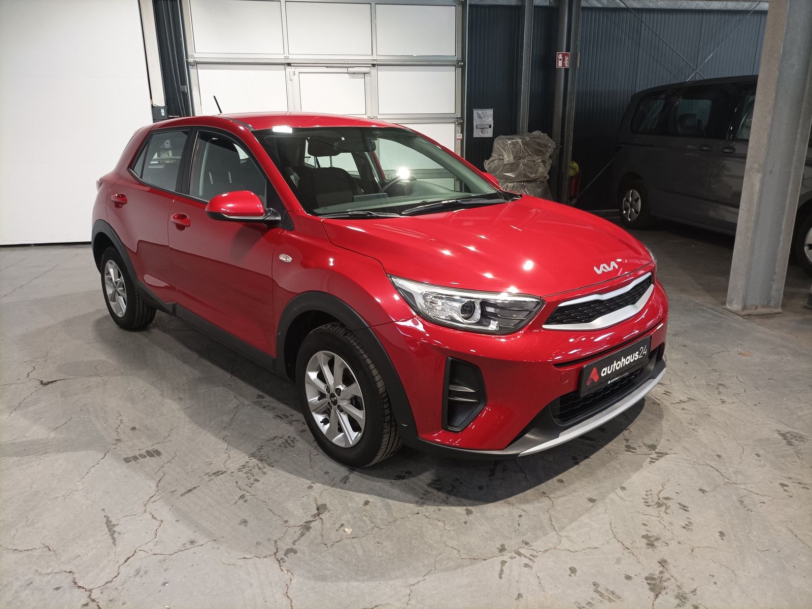 Kia Stonic SUV / Crossover / Geländewagen KIA Stonic 1.0 T-GDI 100 Edition 7 DCT7 Sports Utility Vehicle #1