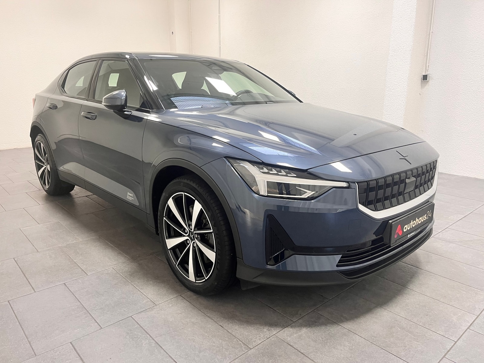 Polestar Polestar 2 Limousine POLESTAR 2 64KWH Standard Range Single Motor Schräghecklimousine #1