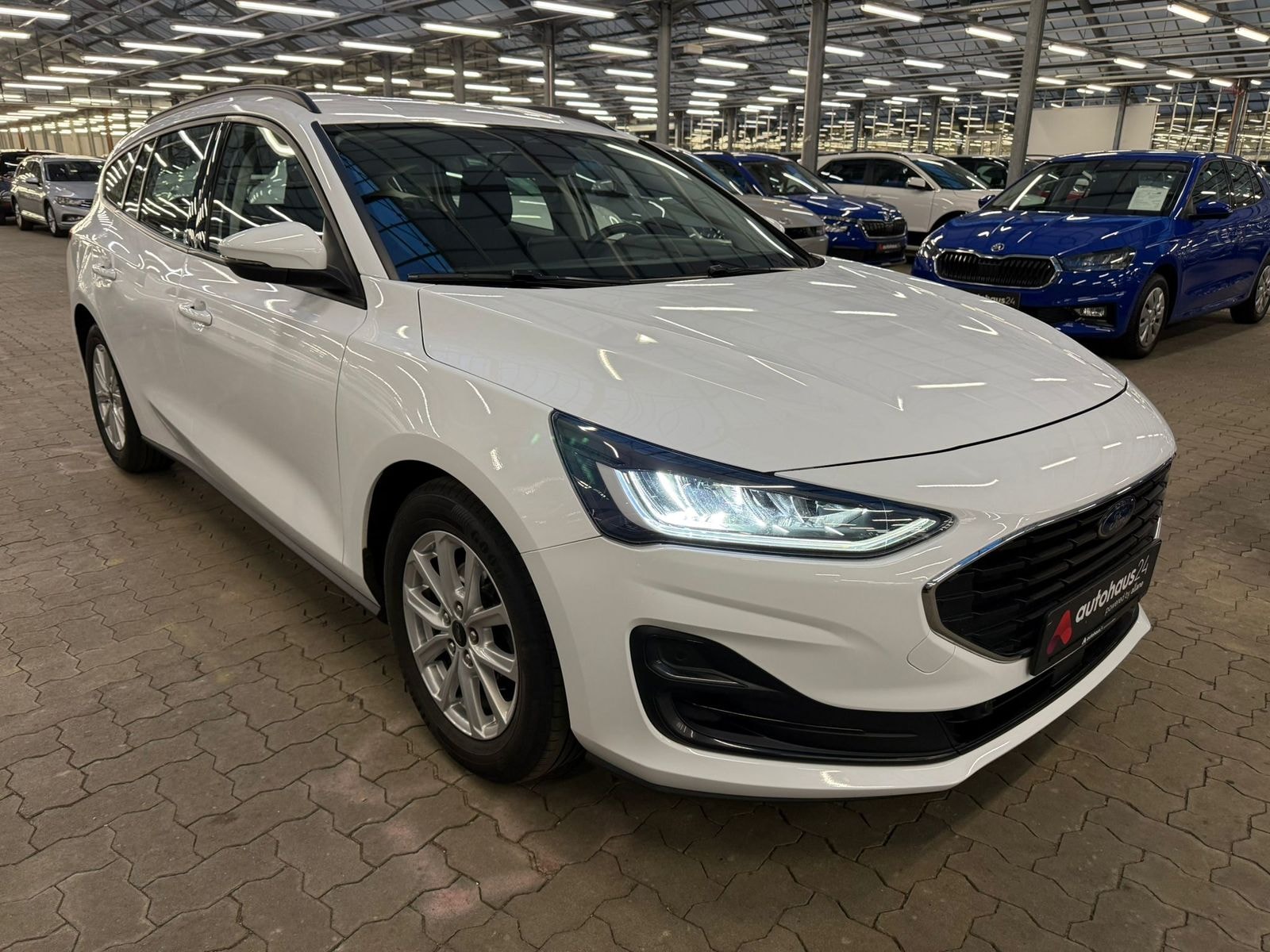 Ford Focus Kombi FORD Focus 1,5 EcoBlue 88kW Cool & Connect Tur. A. Kombi #1