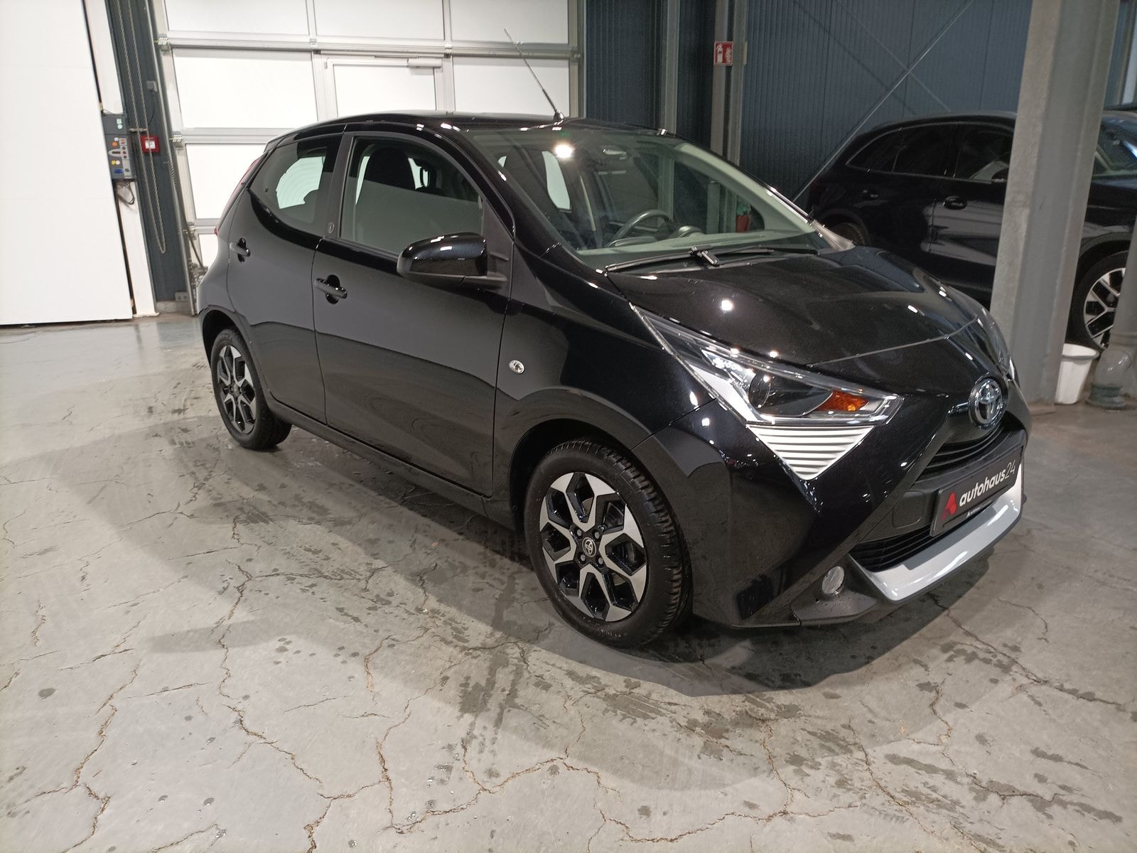 Toyota AYGO Schräghecklimousine TOYOTA AYGO 1,0-l-VVT-i Team Deutschland Kleinstwagen #1