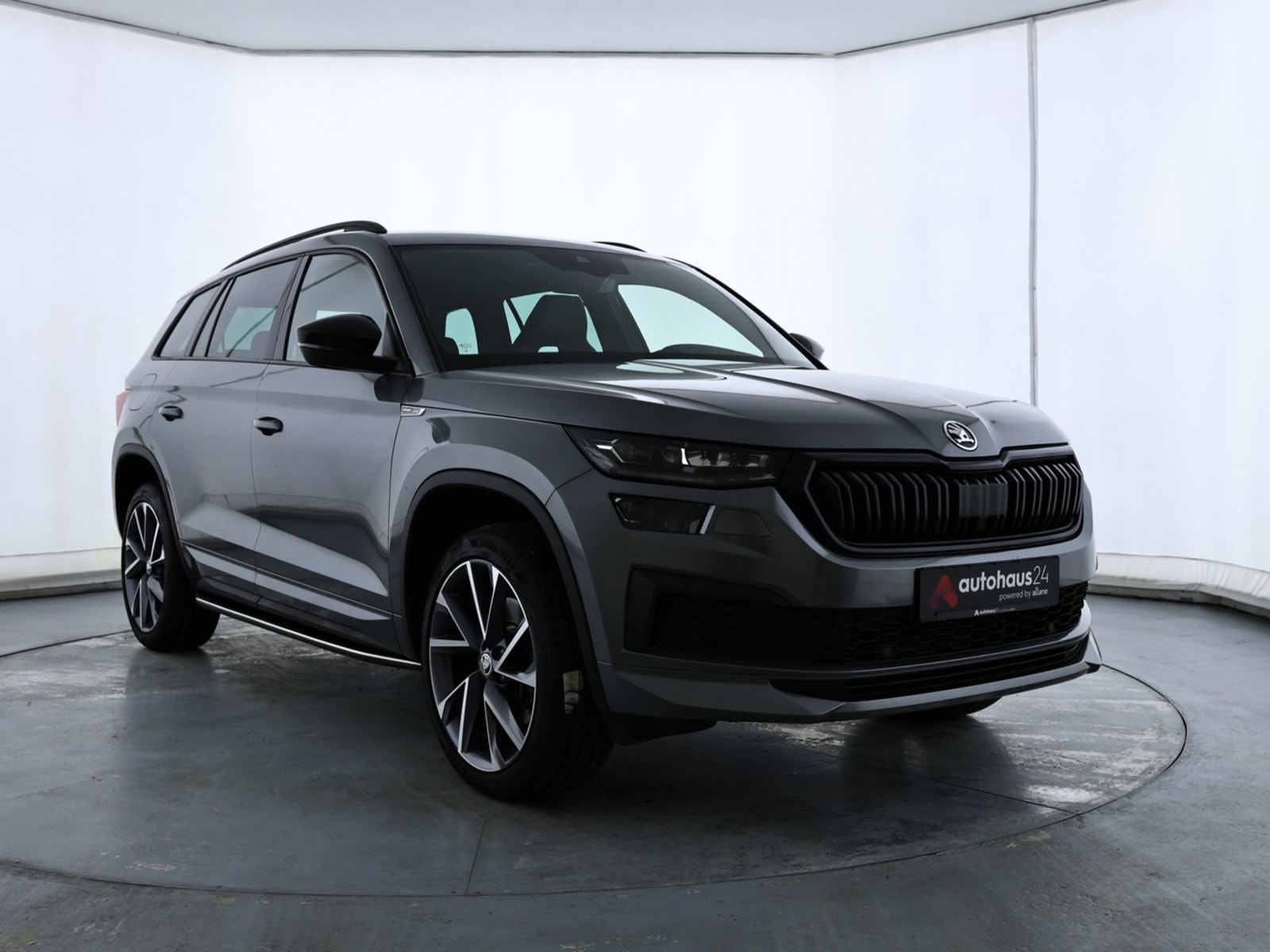 ŠKODA Kodiaq SUV / Crossover / Geländewagen SKODA Kodiaq 2.0 TDI SCR DSG 4x4 SPORTLINE Sports Utility Vehicle #1