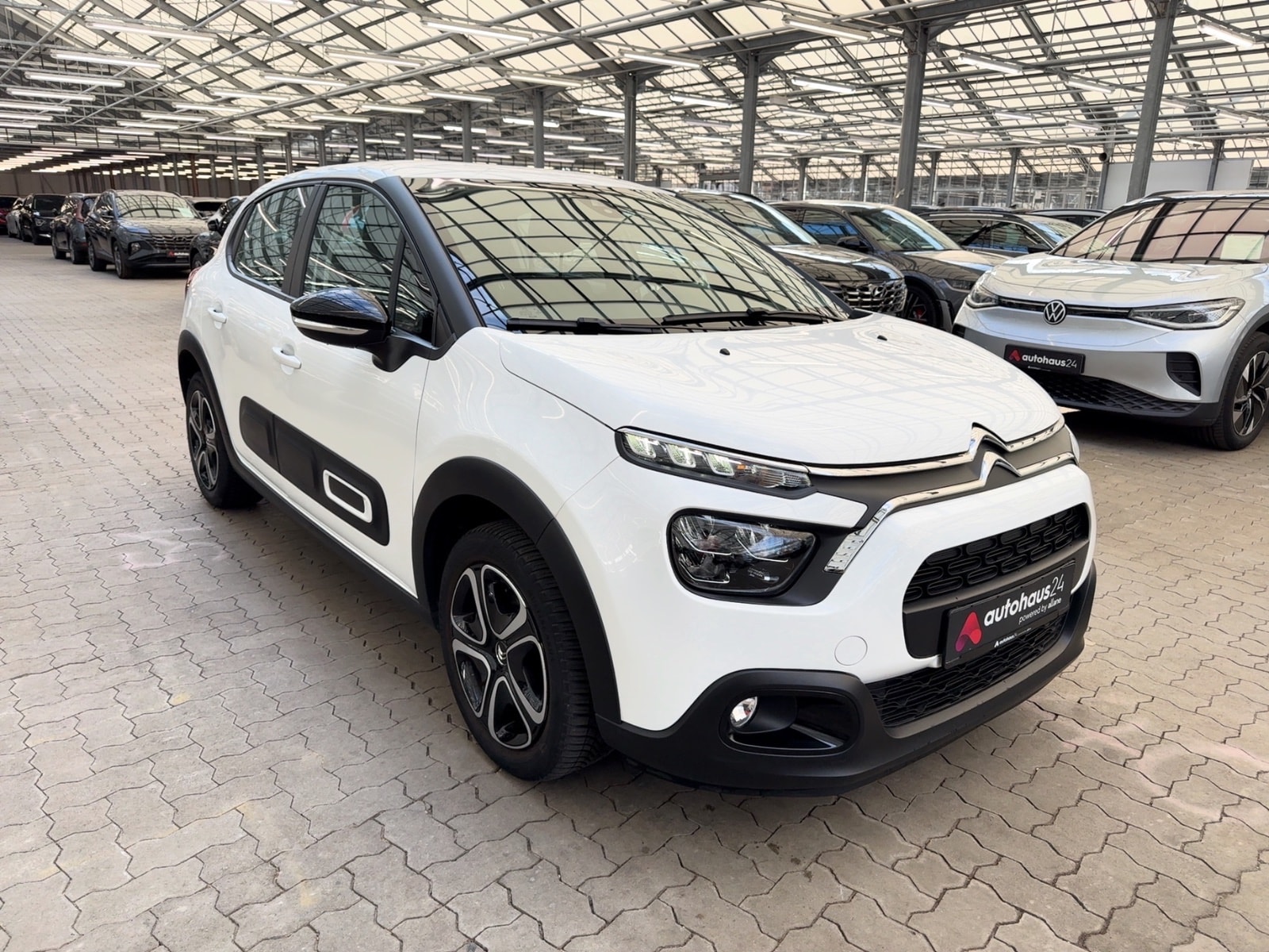 Citroën C3 Limousine CITROEN C3 PureTech 83 Stop&Start FEEL PACK Schräghecklimousine #1