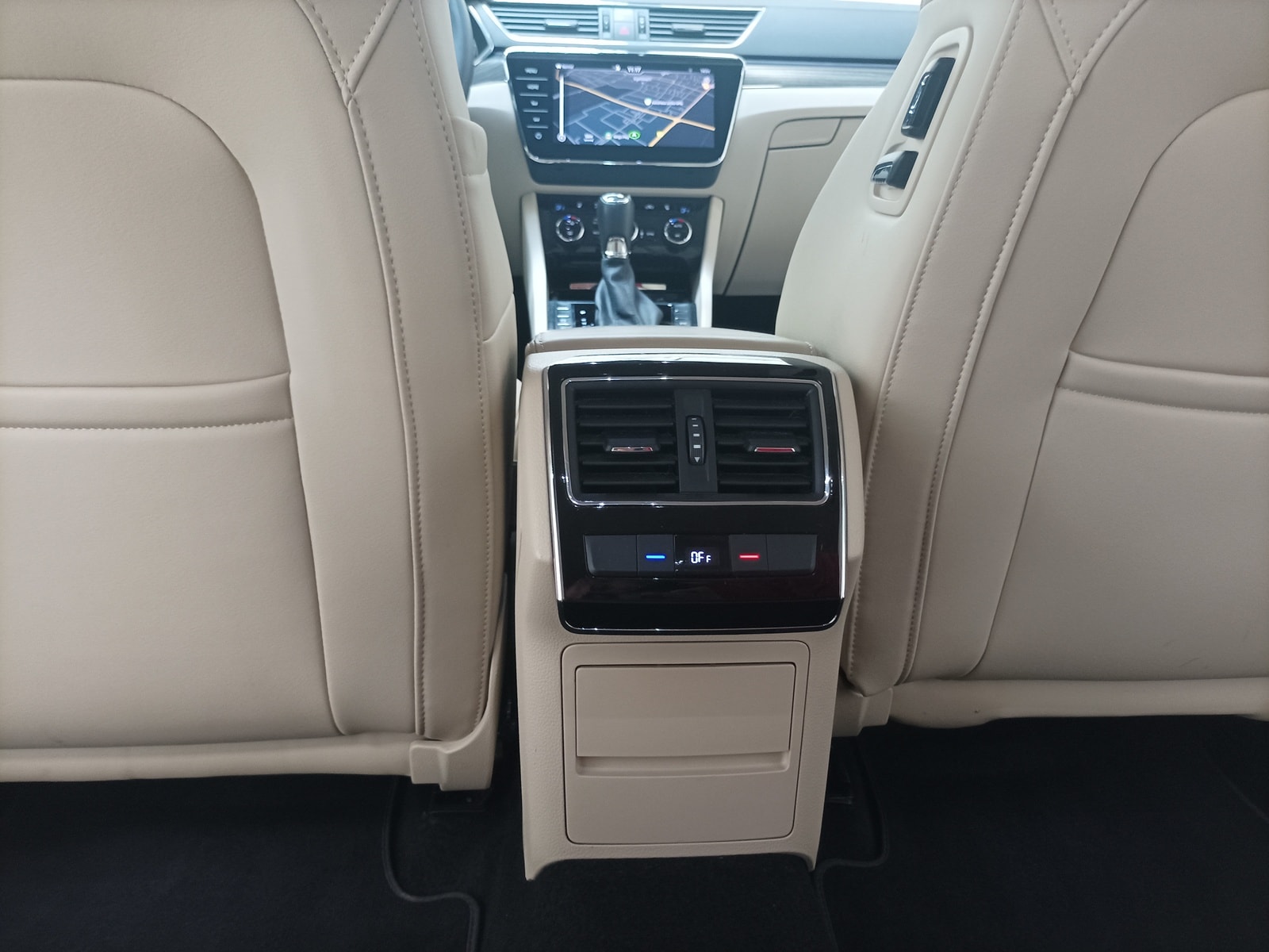 Skoda Superb Kombi Superb Combi 2.0 TDI Style 4x4 (EURO 6d) #17