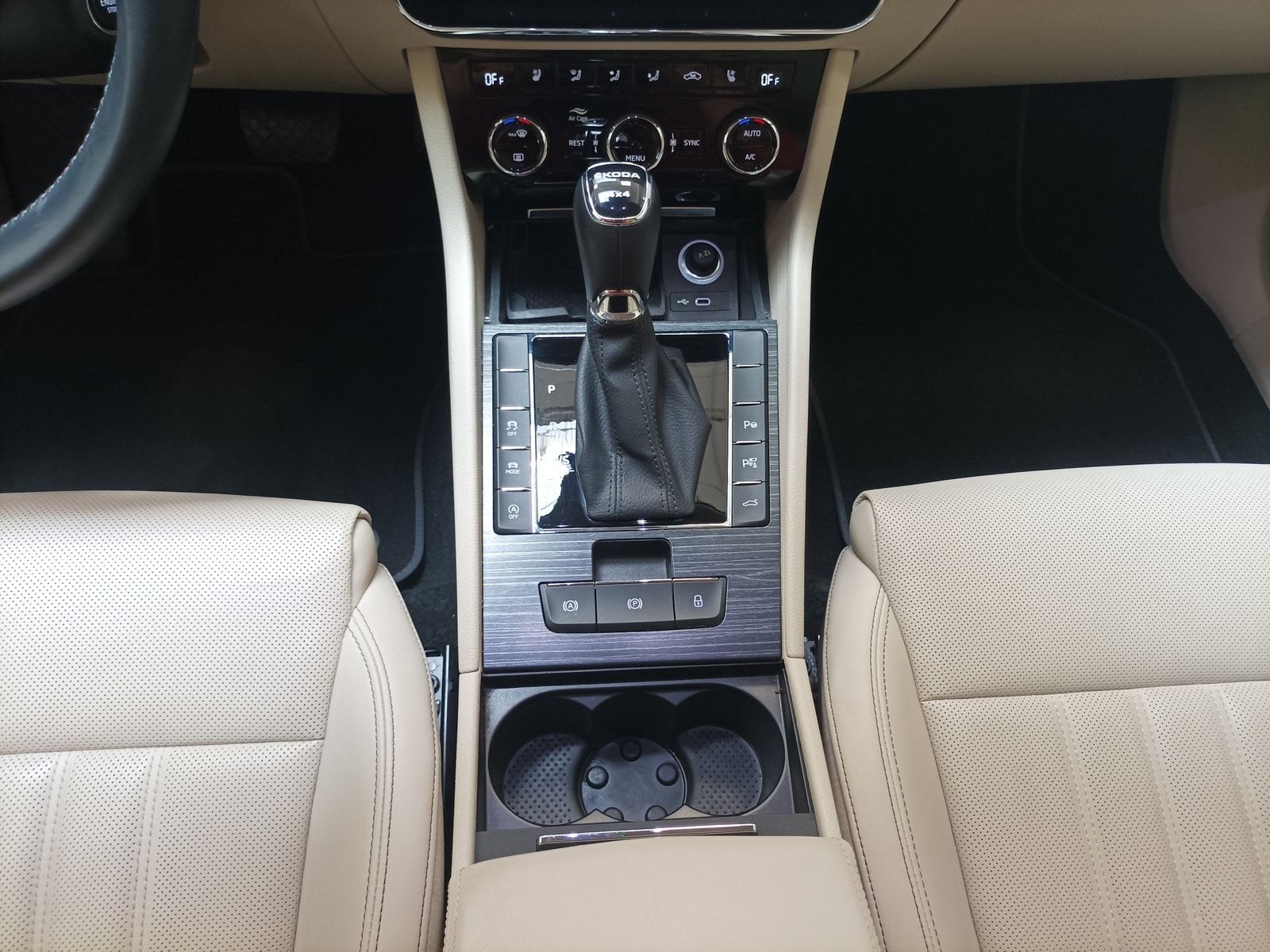 Skoda Superb Kombi Superb Combi 2.0 TDI Style 4x4 (EURO 6d) #13