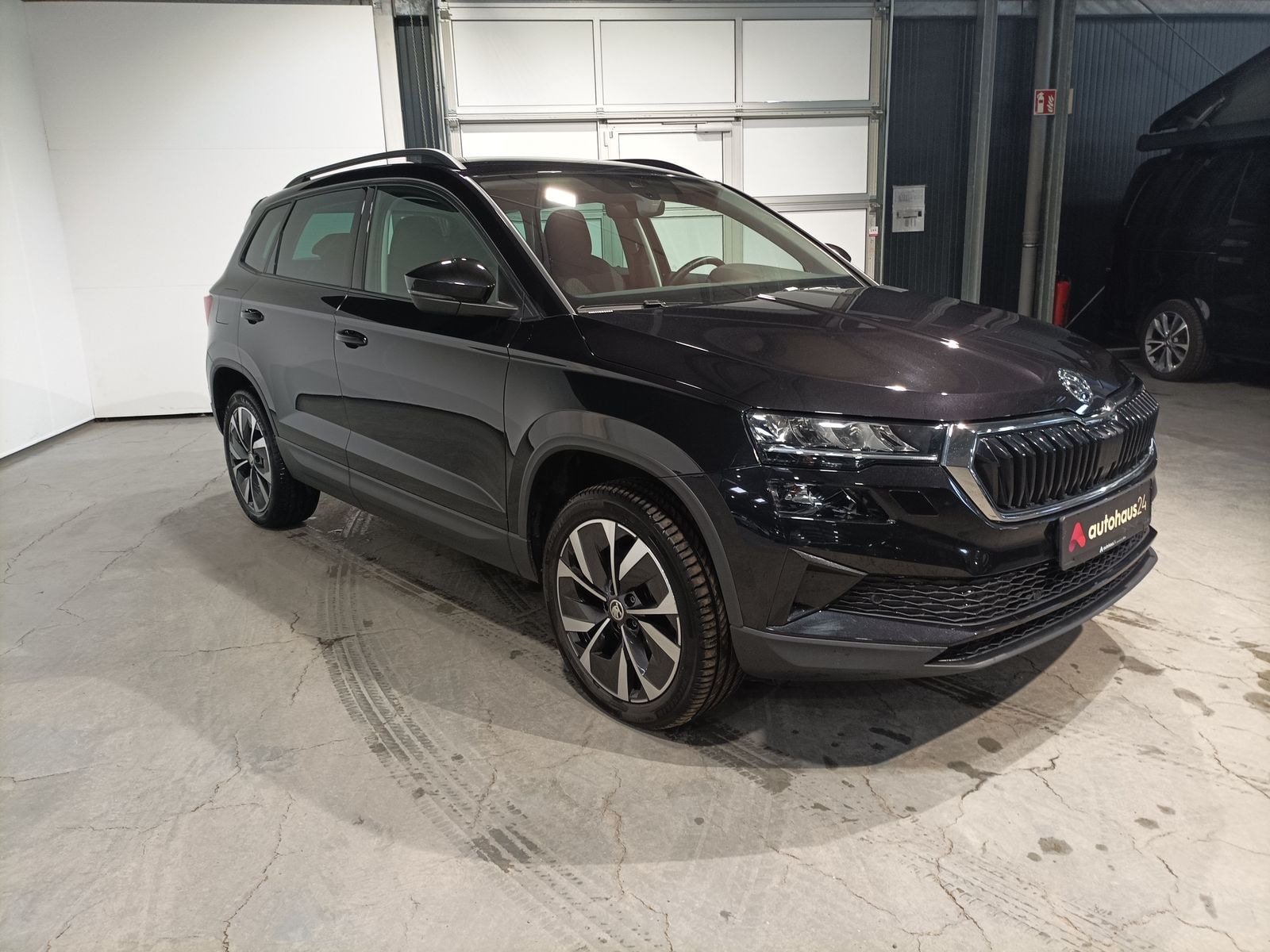 ŠKODA Karoq SUV / Crossover / Geländewagen SKODA Karoq 1.5l TSI ACT DSG STYLE Sports Utility Vehicle #1