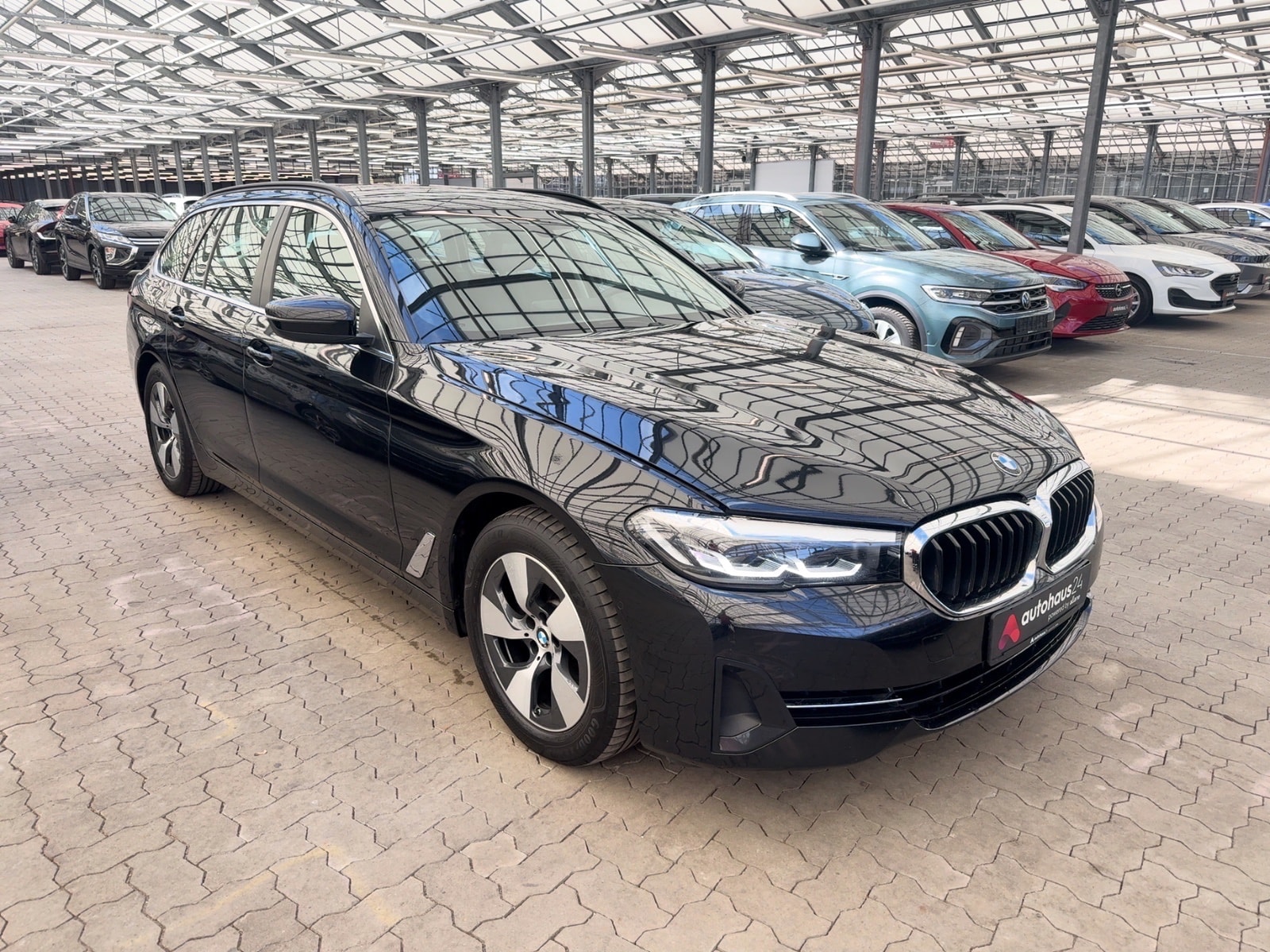 BMW 5er-Reihe Kombi BMW 5er-Reihe 520d Touring A Kombi #1