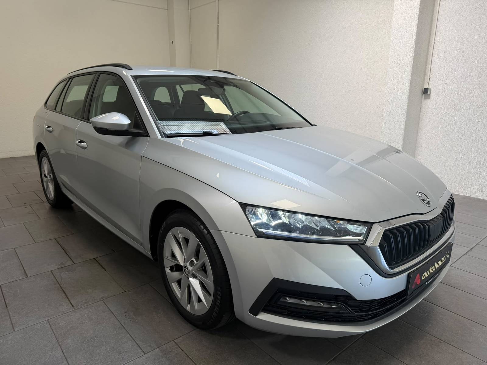 ŠKODA Octavia Kombi SKODA Octavia 1.5 TSI ACT AMBITION COMBI Kombi #1