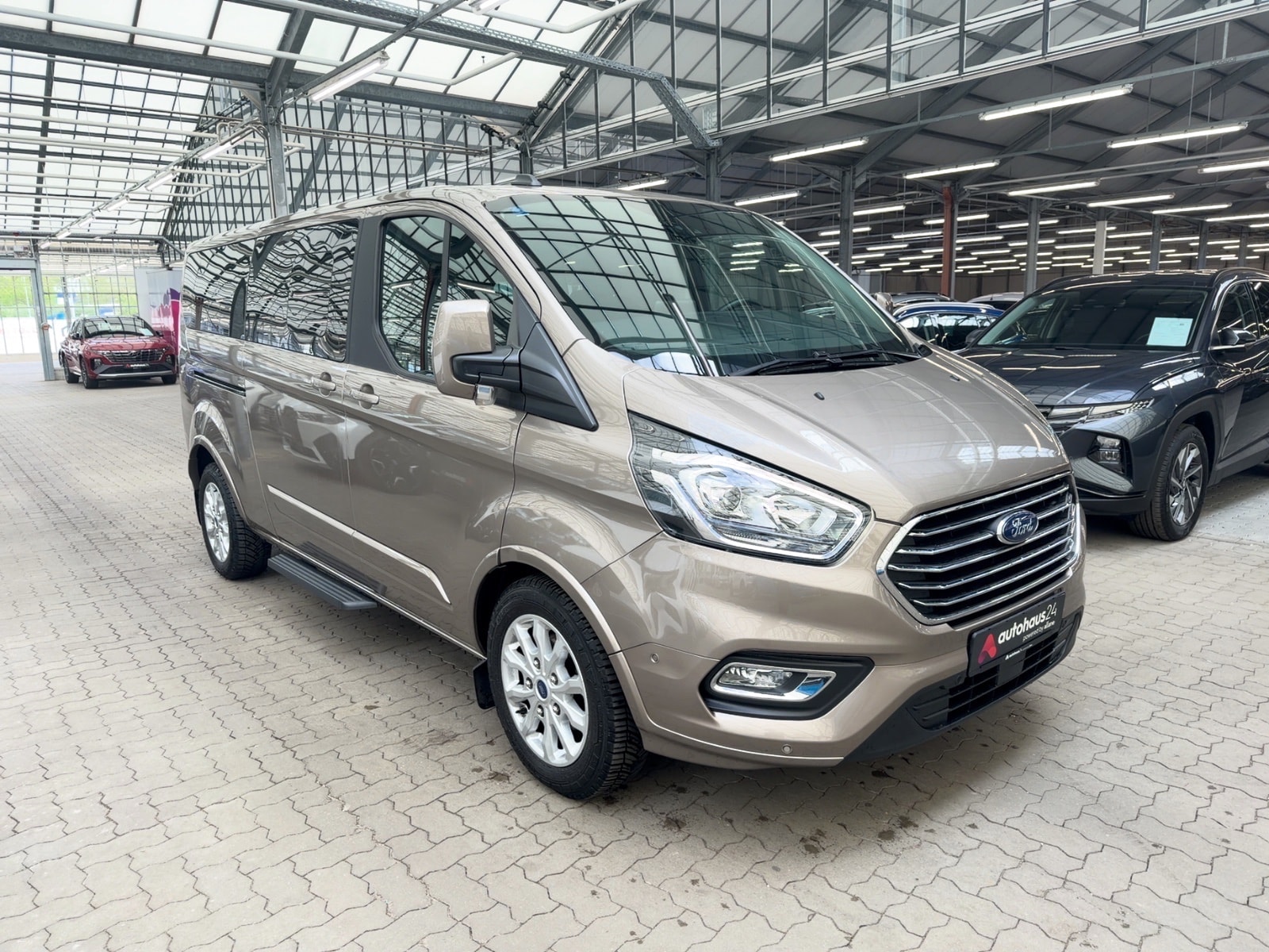 Ford Tourneo Kleinbus / Van FORD Tourneo Custom 320 L2H1 2,0EcoBlue 125kW Titanium Auto Kombi-Lieferwagen #1