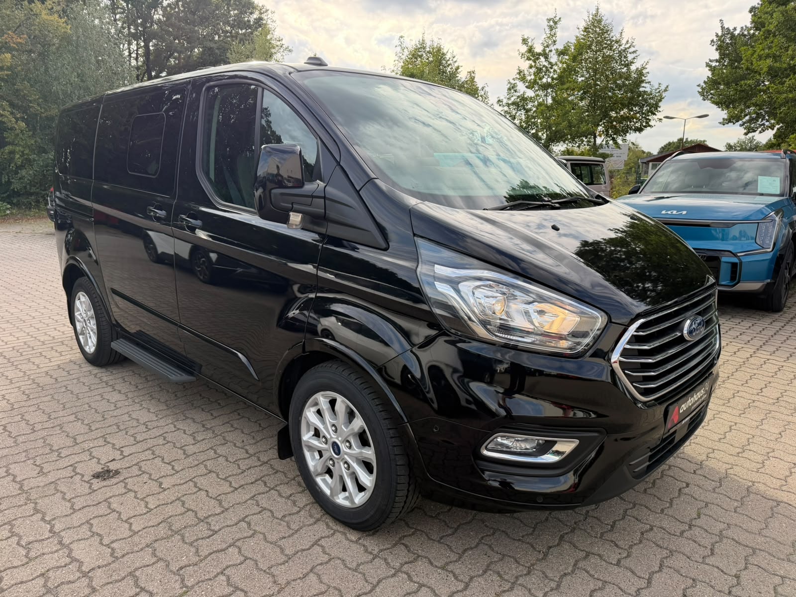 Ford Tourneo Sonstige FORD Tourneo Custom 320 L1H1 2,0EcoBlue 125kW Titanium Auto Kombi-Lieferwagen #1