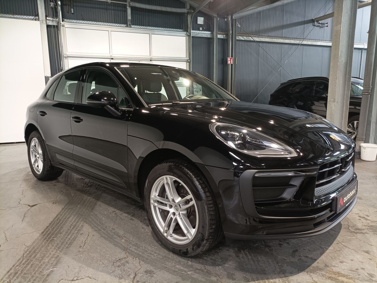 Porsche Macan SUV / Crossover / Geländewagen PORSCHE Macan - Sports Utility Vehicle #1