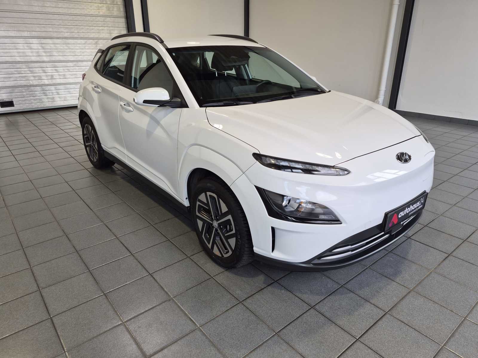 Hyundai Kona SUV / Crossover / Geländewagen HYUNDAI Kona ELEKTRO 100kW Sports Utility Vehicle #1