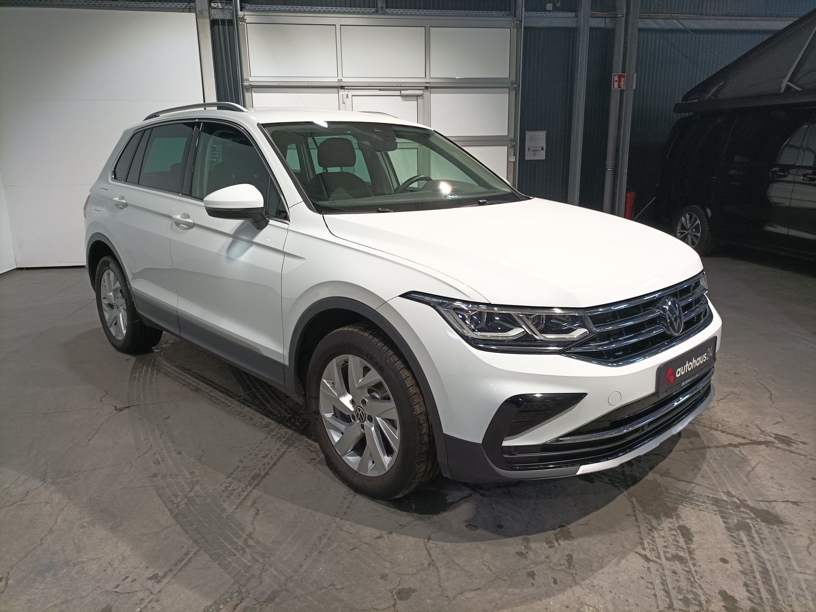 Volkswagen Tiguan SUV / Crossover / Geländewagen VOLKSWAGEN Tiguan 1.4 eHybrid OPF DSG Elegance Sports Utility Vehicle #1