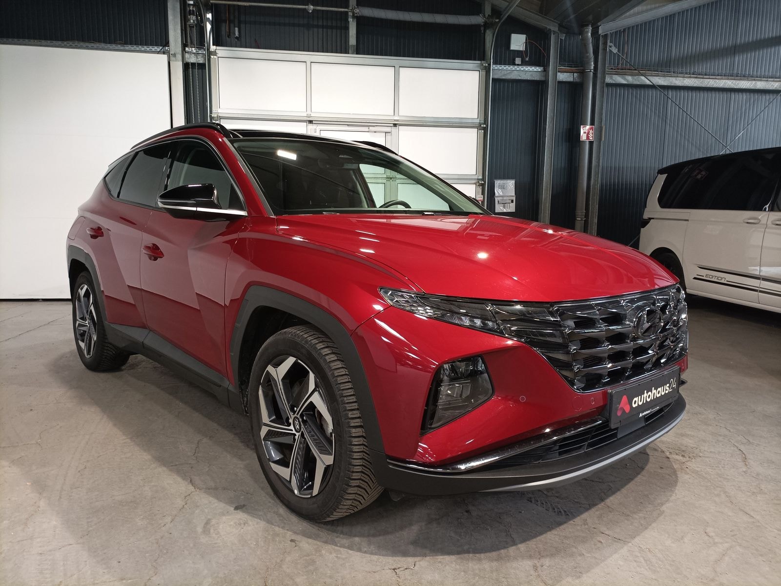 Hyundai Tucson SUV / Crossover / Geländewagen HYUNDAI Tucson 1.6 T-GDI Plug-in Hybrid 4WD Auto Sports Utility Vehicle #1