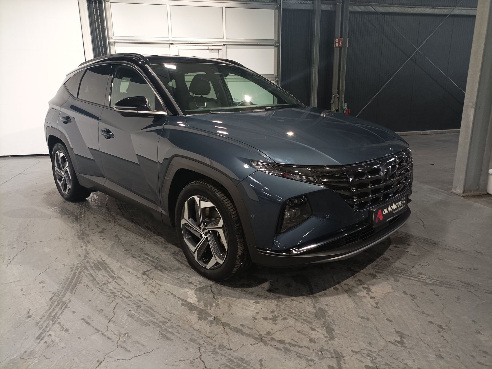 Hyundai Tucson SUV / Crossover / Geländewagen HYUNDAI Tucson 1.6 T-GDI Plug-in Hybrid 4WD Auto Sports Utility Vehicle #1