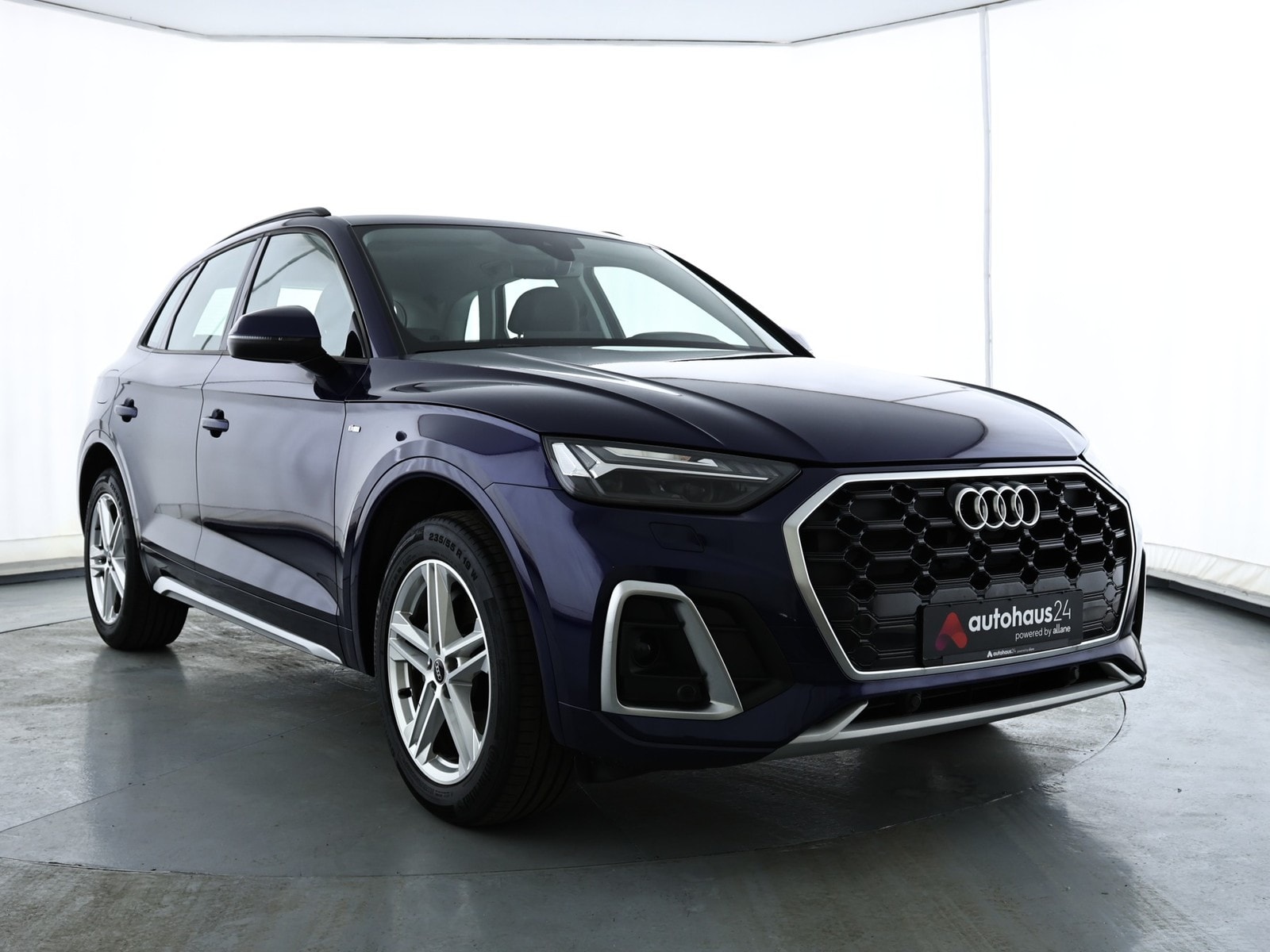 Audi Q5 SUV / Crossover / Geländewagen AUDI Q5 35 TDI S tronic S line Sports Utility Vehicle #1