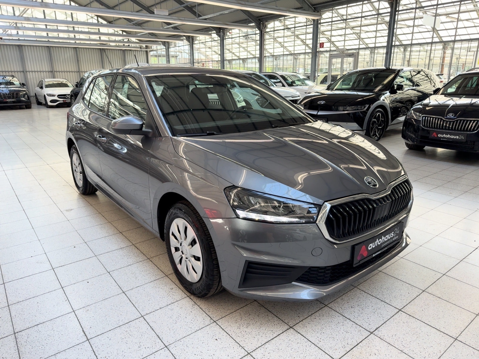 ŠKODA Fabia Limousine SKODA Fabia 1.0l MPI 59kW AMBITION Schräghecklimousine #1