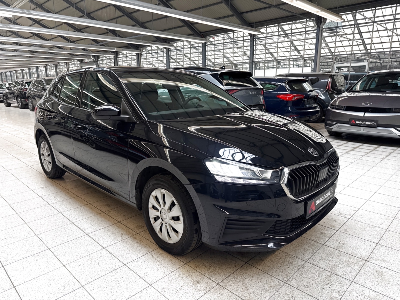 ŠKODA Fabia Limousine SKODA Fabia 1.0l MPI 48kW ACTIVE Schräghecklimousine #1