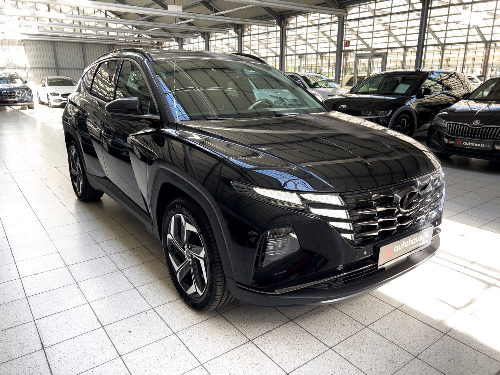 Hyundai Tucson SUV / Crossover / Geländewagen HYUNDAI Tucson 1.6 T-GDI Plug-in Hybrid 4WD Auto Sports Utility Vehicle #1