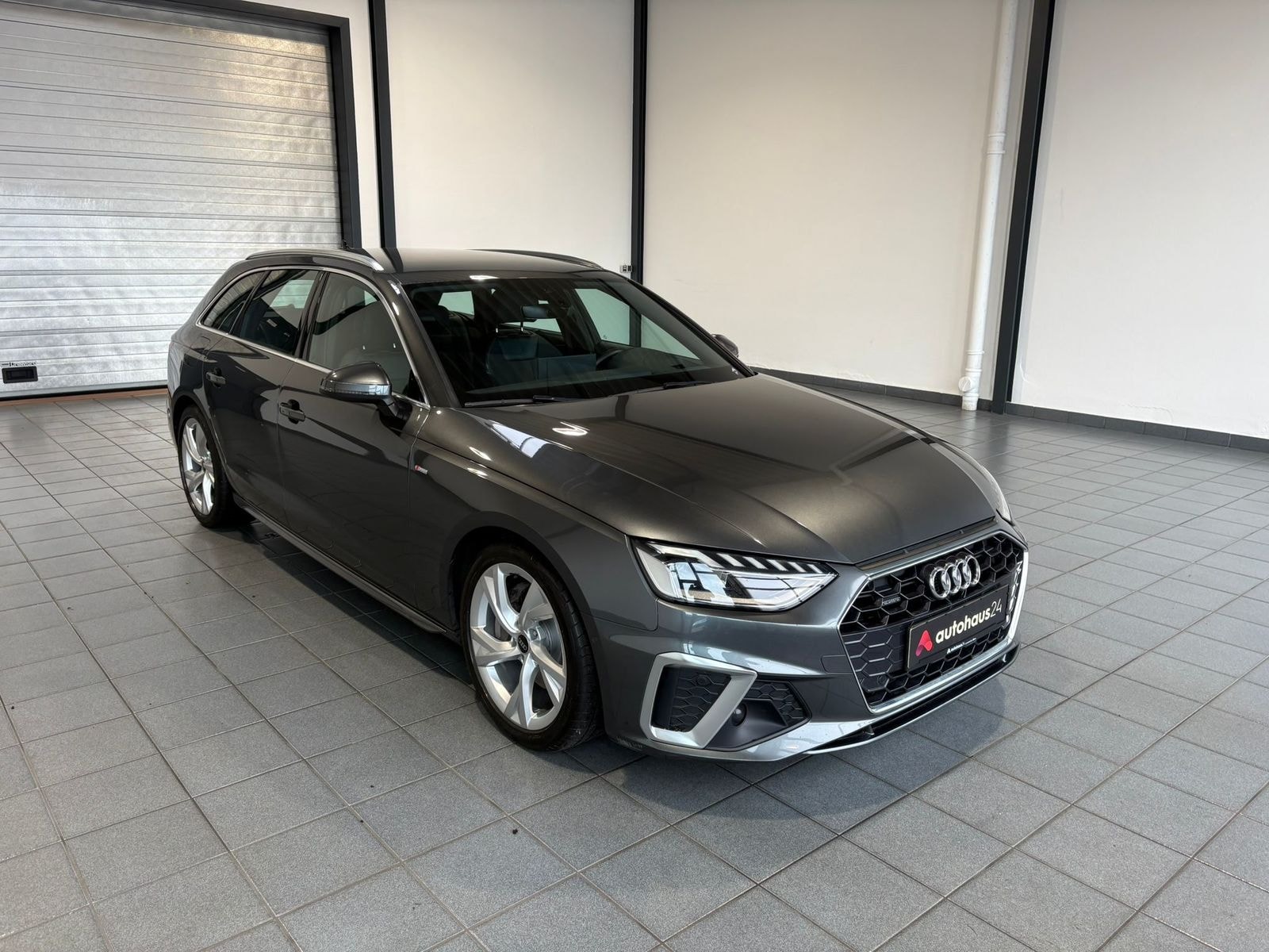 Audi A4 Kombi AUDI A4 40 TFSI S tronic S line quattro Avant Kombi #1