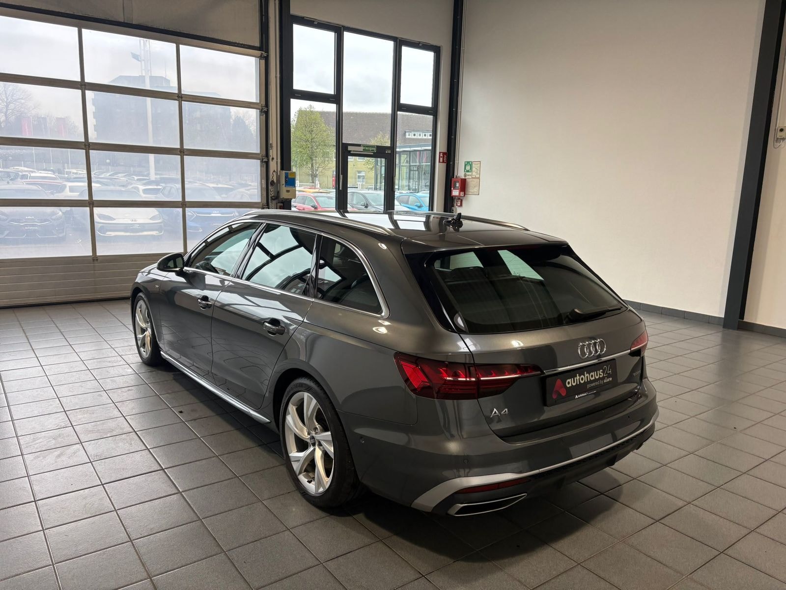 Audi A4 Kombi A4 40 quattro 2.0 TFSI Avant S line (EURO 6d) #4