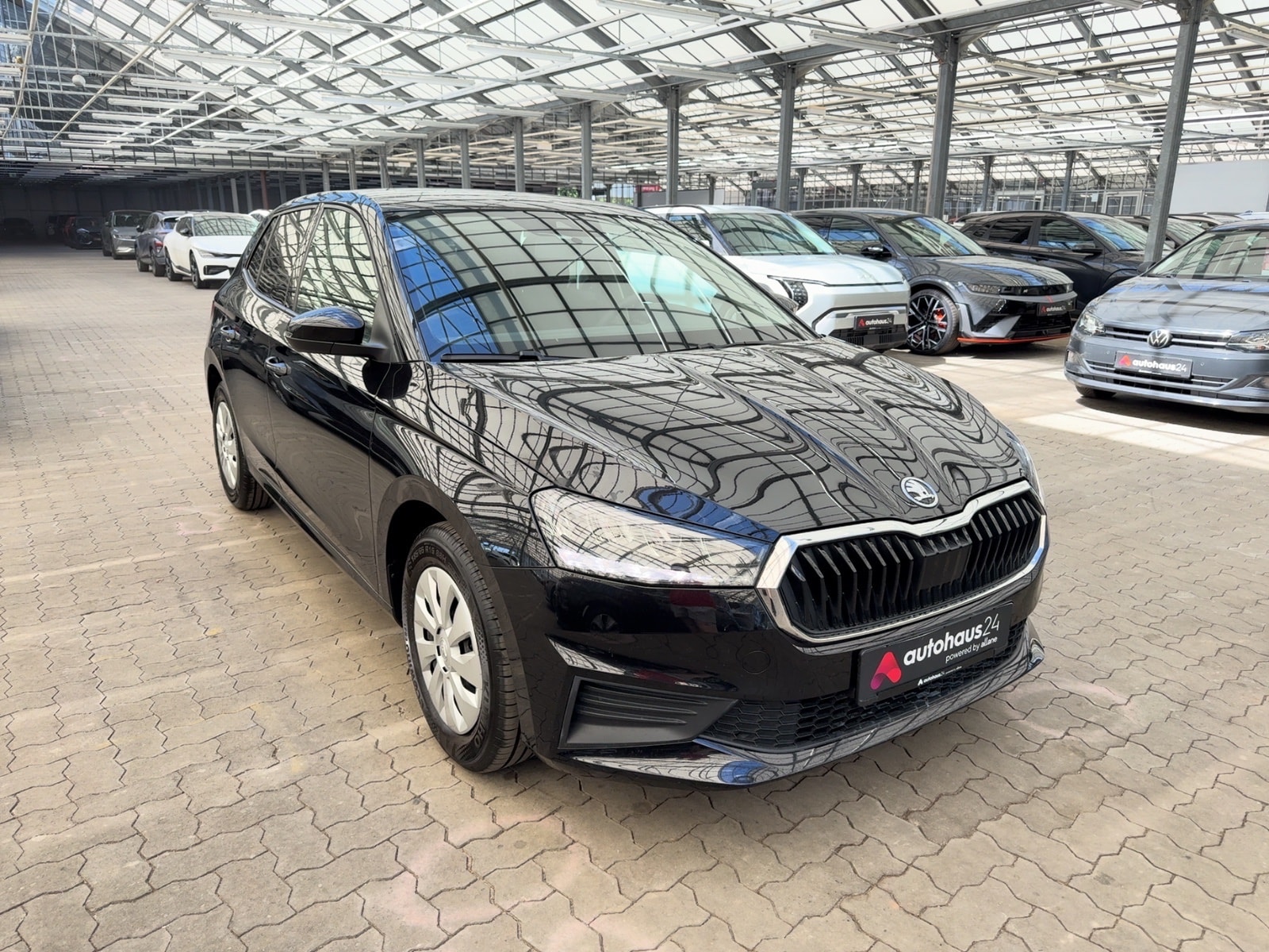 ŠKODA Fabia Limousine SKODA Fabia 1.0l TSI 70kW ACTIVE Schräghecklimousine #1