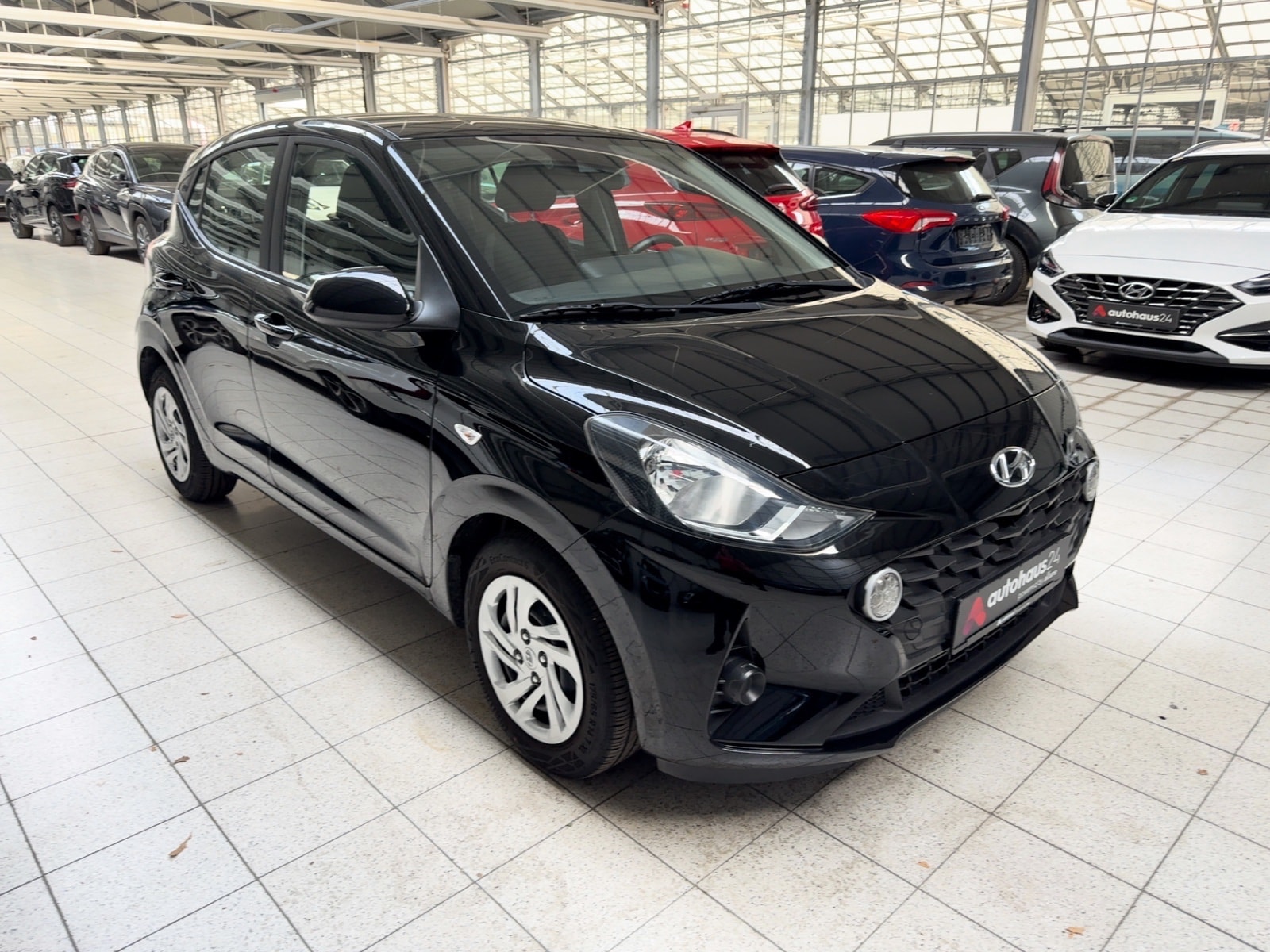 Hyundai i10 Schräghecklimousine HYUNDAI i10 1.0 Select Schräghecklimousine #1