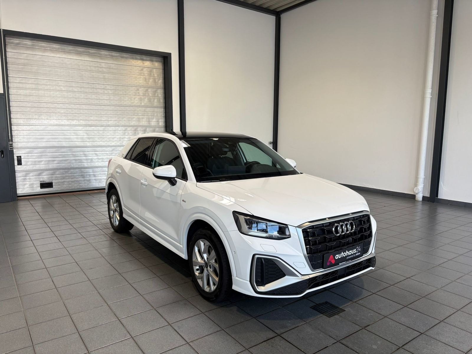 Audi Q2 SUV / Crossover / Geländewagen AUDI Q2 35 TFSI S tronic S line Sports Utility Vehicle #1