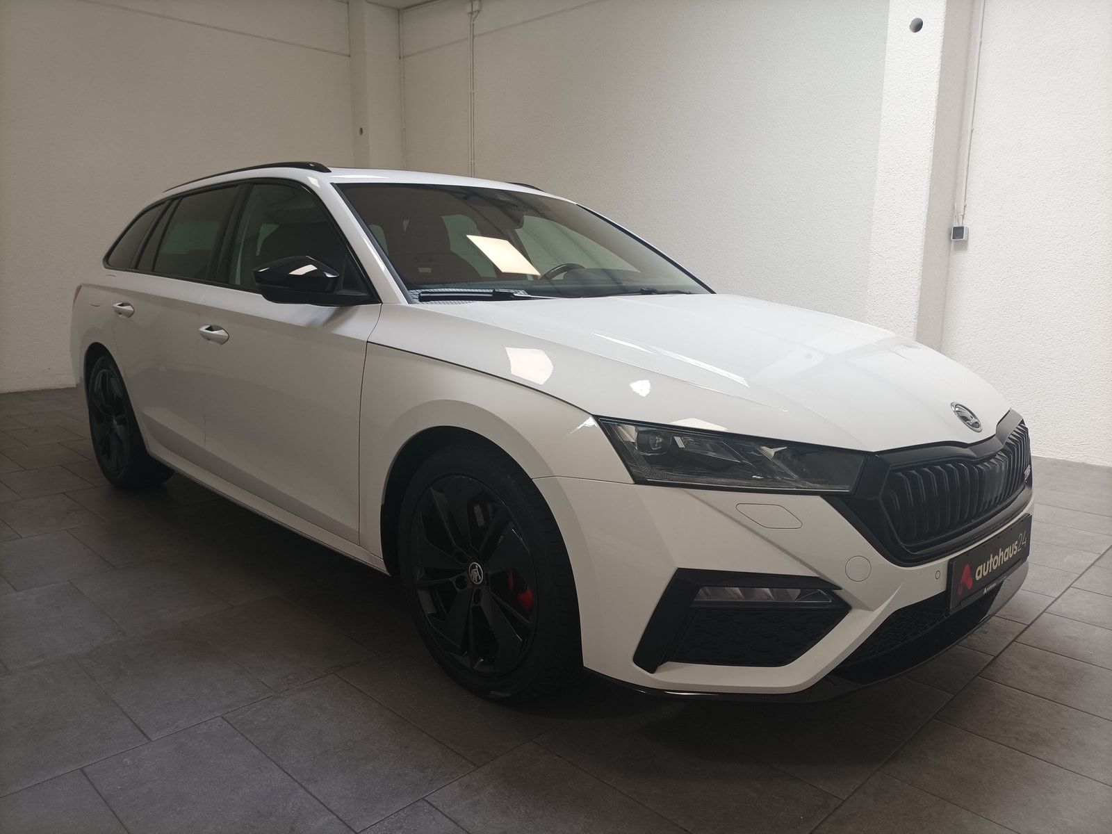 ŠKODA Octavia Kombi SKODA Octavia 2.0 TSI DSG RS COMBI Kombi #1
