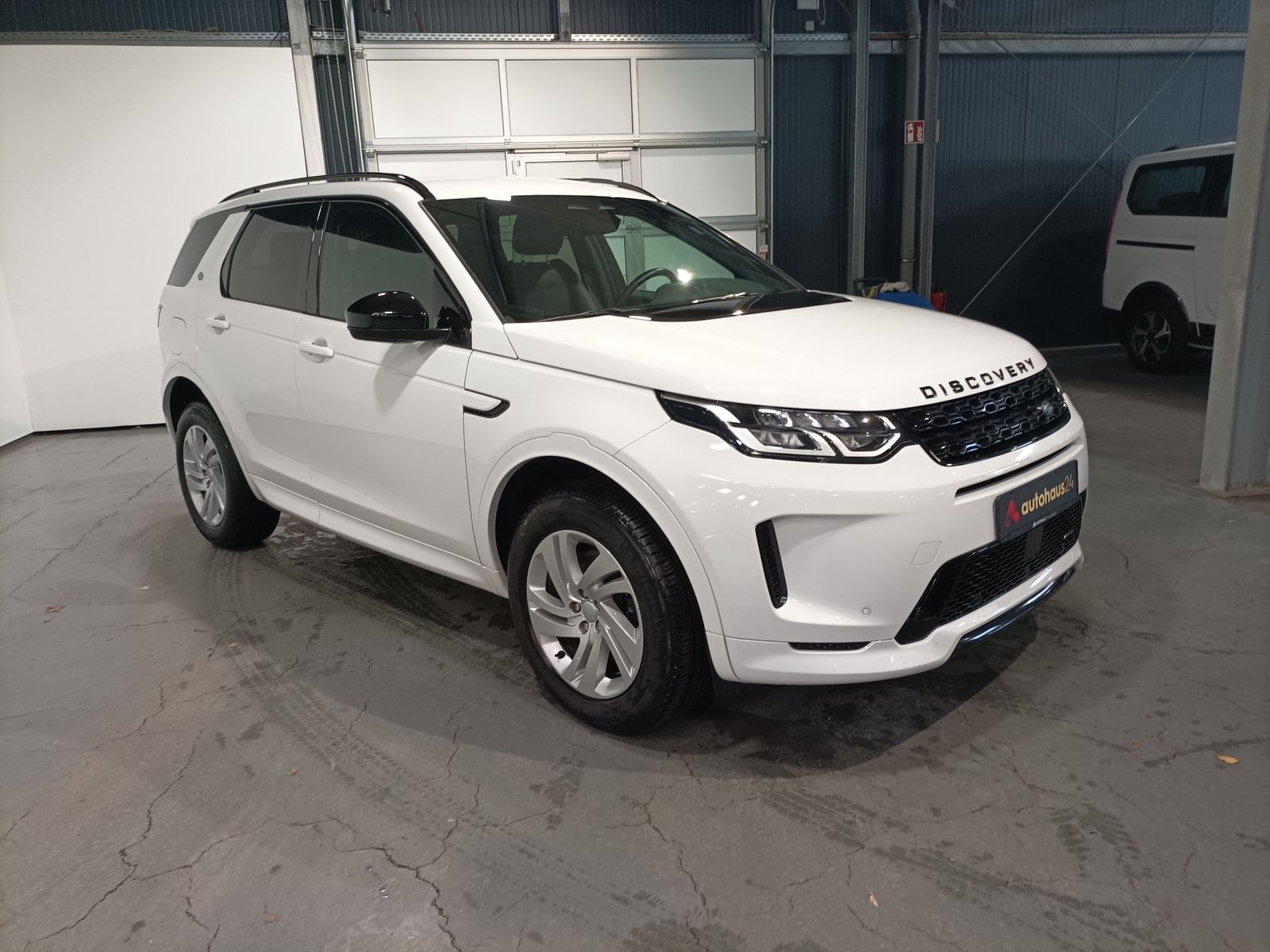 Land Rover Discovery Sport SUV / Crossover / Geländewagen LAND ROVER Discovery Sport D200 AWD Automatik R-DYNAMIC S Sports Utility Vehicle #1