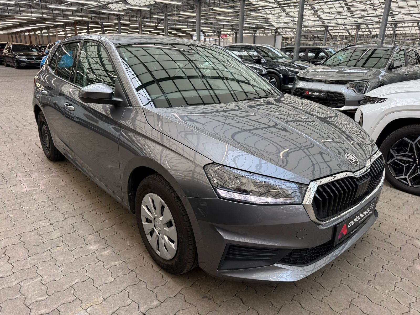 ŠKODA Fabia Schräghecklimousine SKODA Fabia 1.0l MPI 59kW AMBITION Schräghecklimousine #1