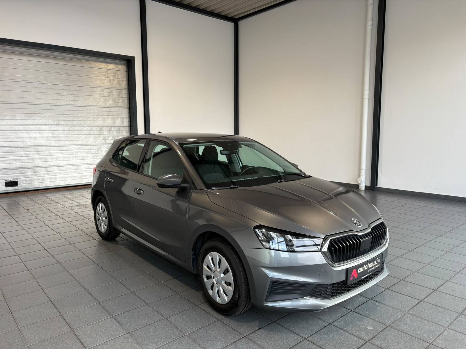 ŠKODA Fabia Limousine SKODA Fabia 1.0l MPI 59kW AMBITION Schräghecklimousine #1