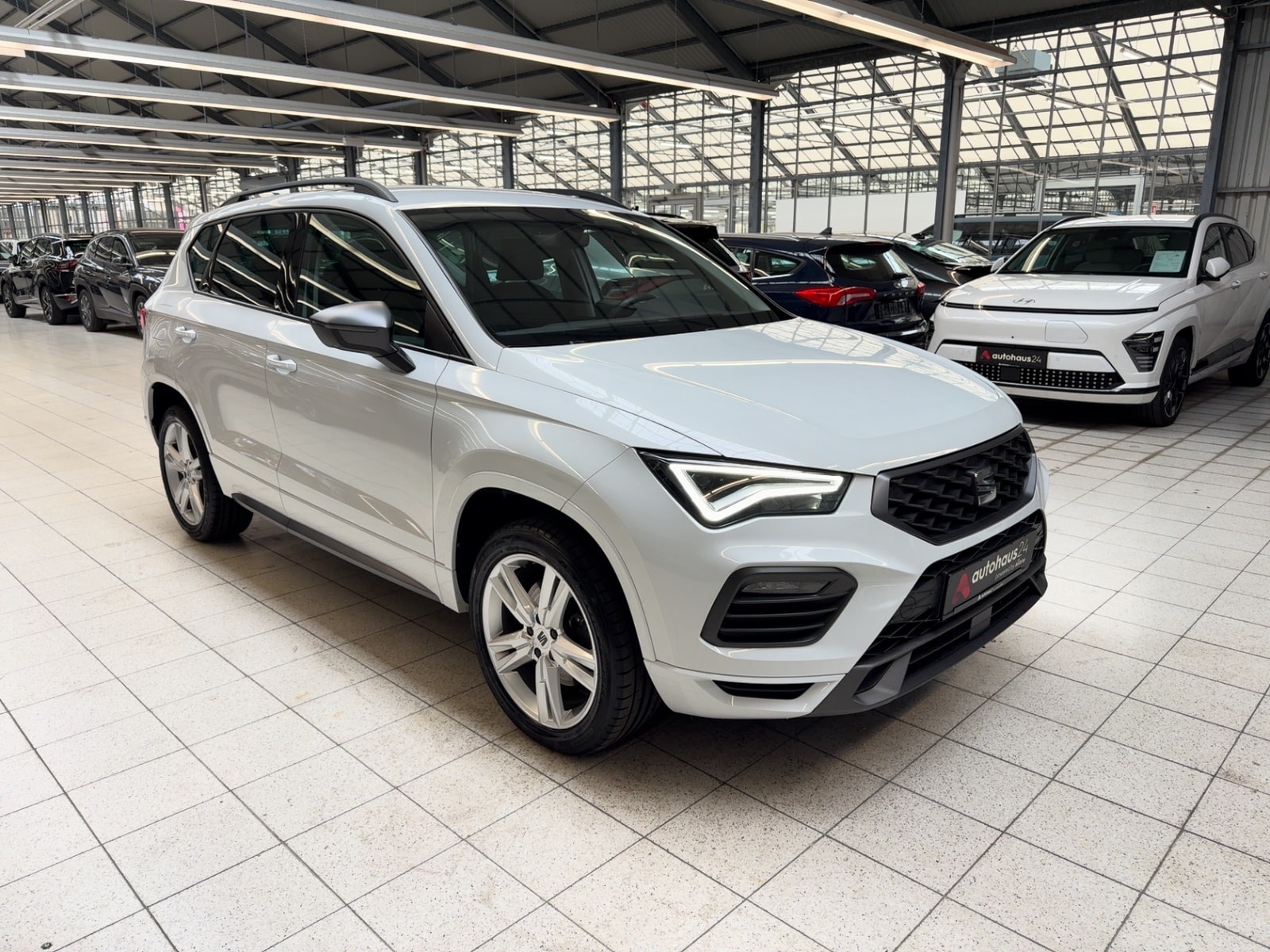 SEAT Ateca SUV / Crossover / Geländewagen SEAT Ateca 2.0 TDI 110kW FR Sports Utility Vehicle #1