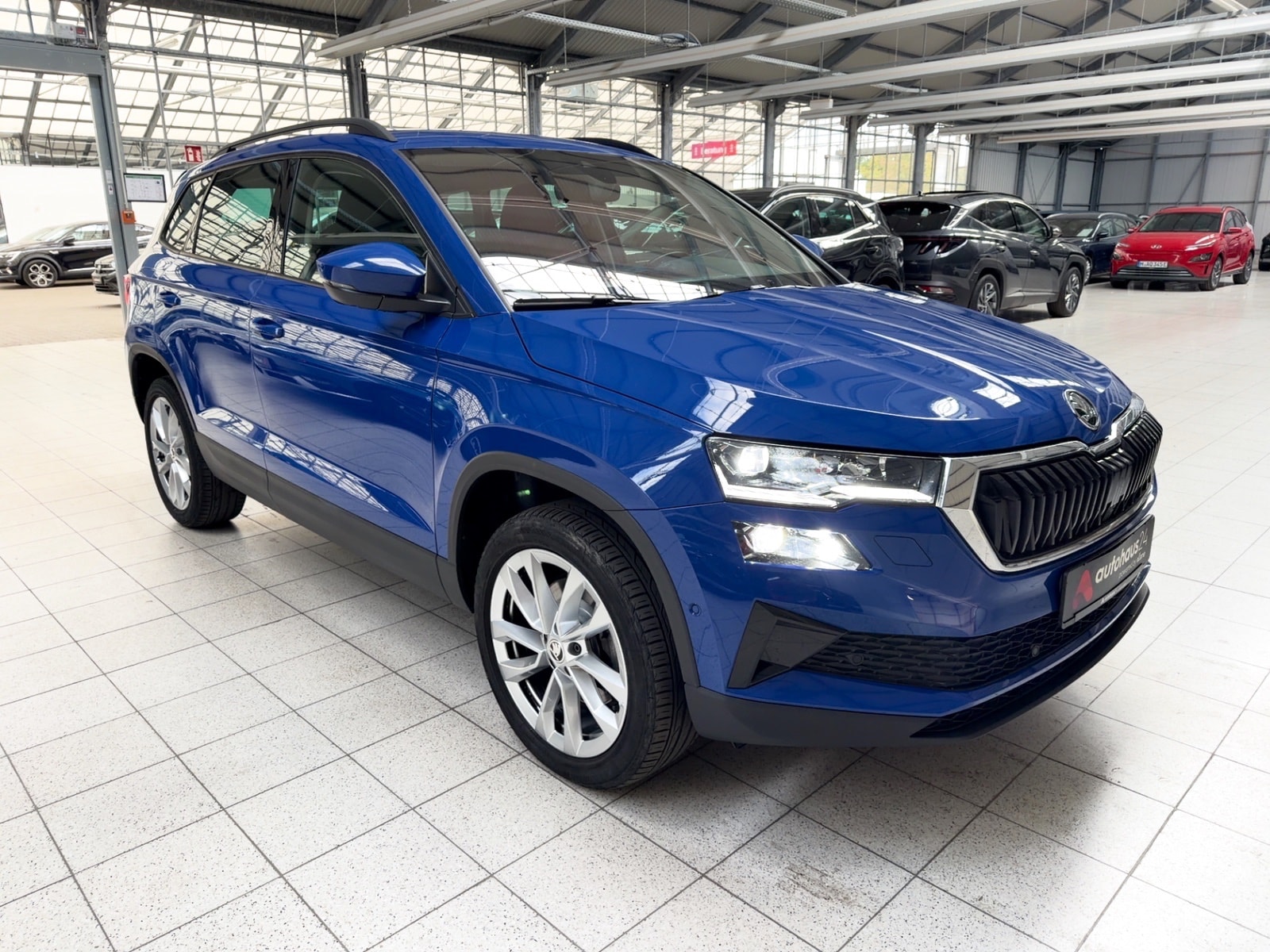 ŠKODA Karoq SUV / Crossover / Geländewagen SKODA Karoq 1.5l TSI ACT DSG STYLE Sports Utility Vehicle #1