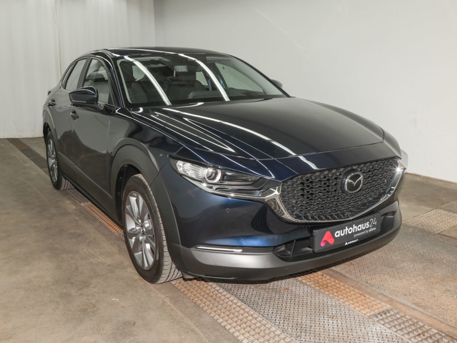 Mazda CX-30 SUV / Crossover / Geländewagen MAZDA CX-30 2.0 e-SKYACTIV-G M-Hybrid 150 Selection Sports Utility Vehicle #1