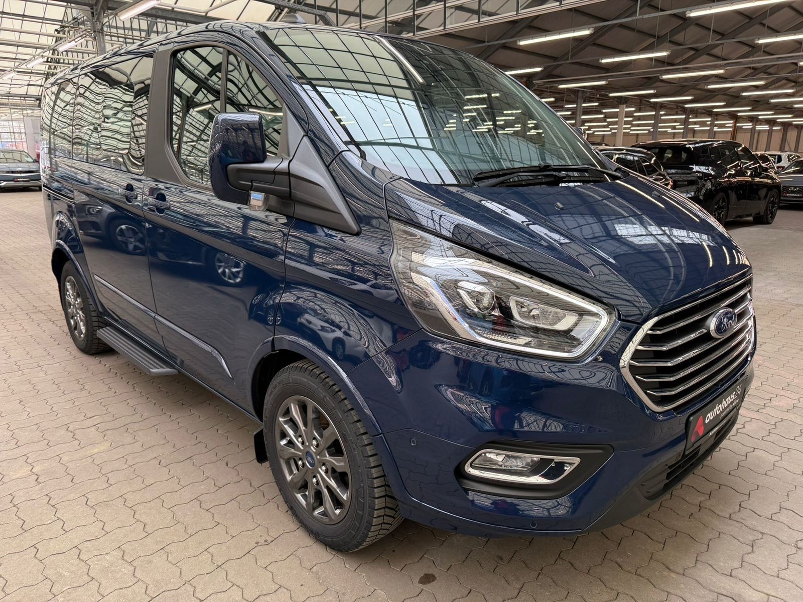 Ford Tourneo Kleinbus / Van FORD Tourneo Custom 320 L1H1 2,0EcoBlue 110kW Titanium X Kombi-Lieferwagen #1