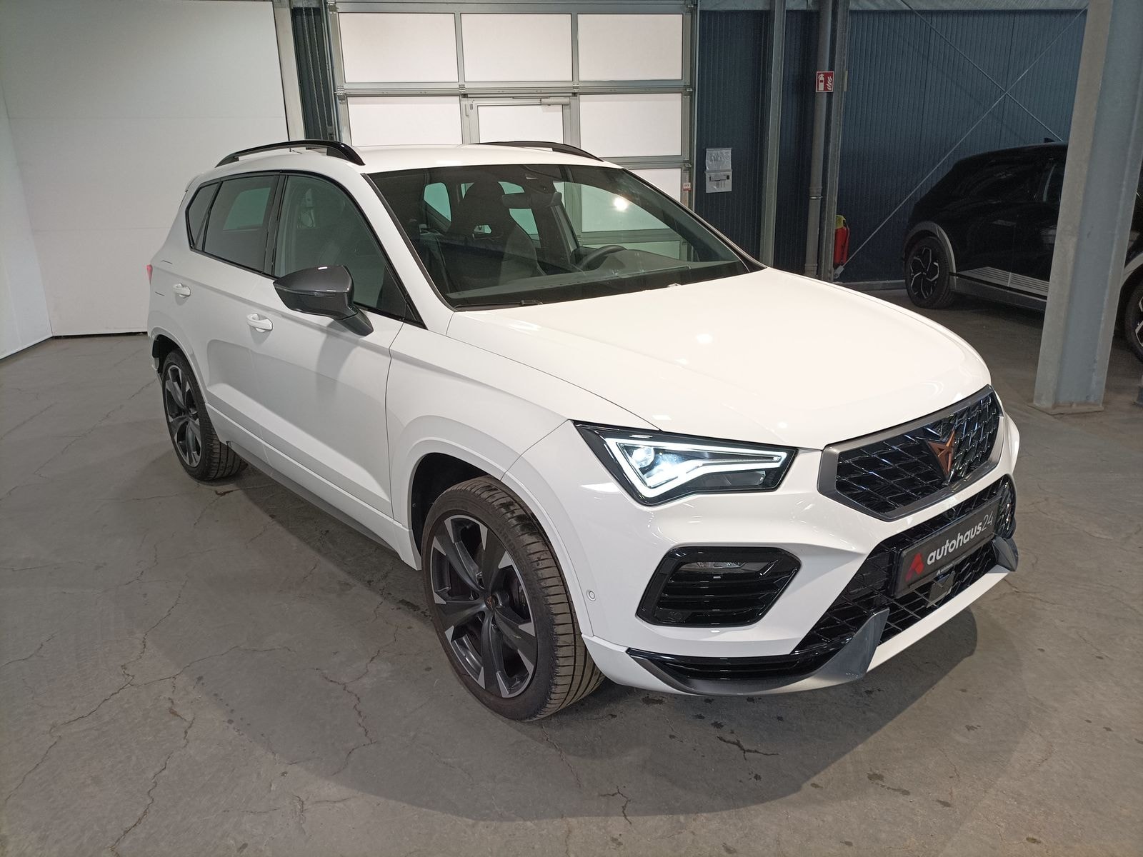 SEAT Ateca SUV / Crossover / Geländewagen CUPRA Ateca 2.0 TSI 221kW 4Drive DSG Sports Utility Vehicle #1