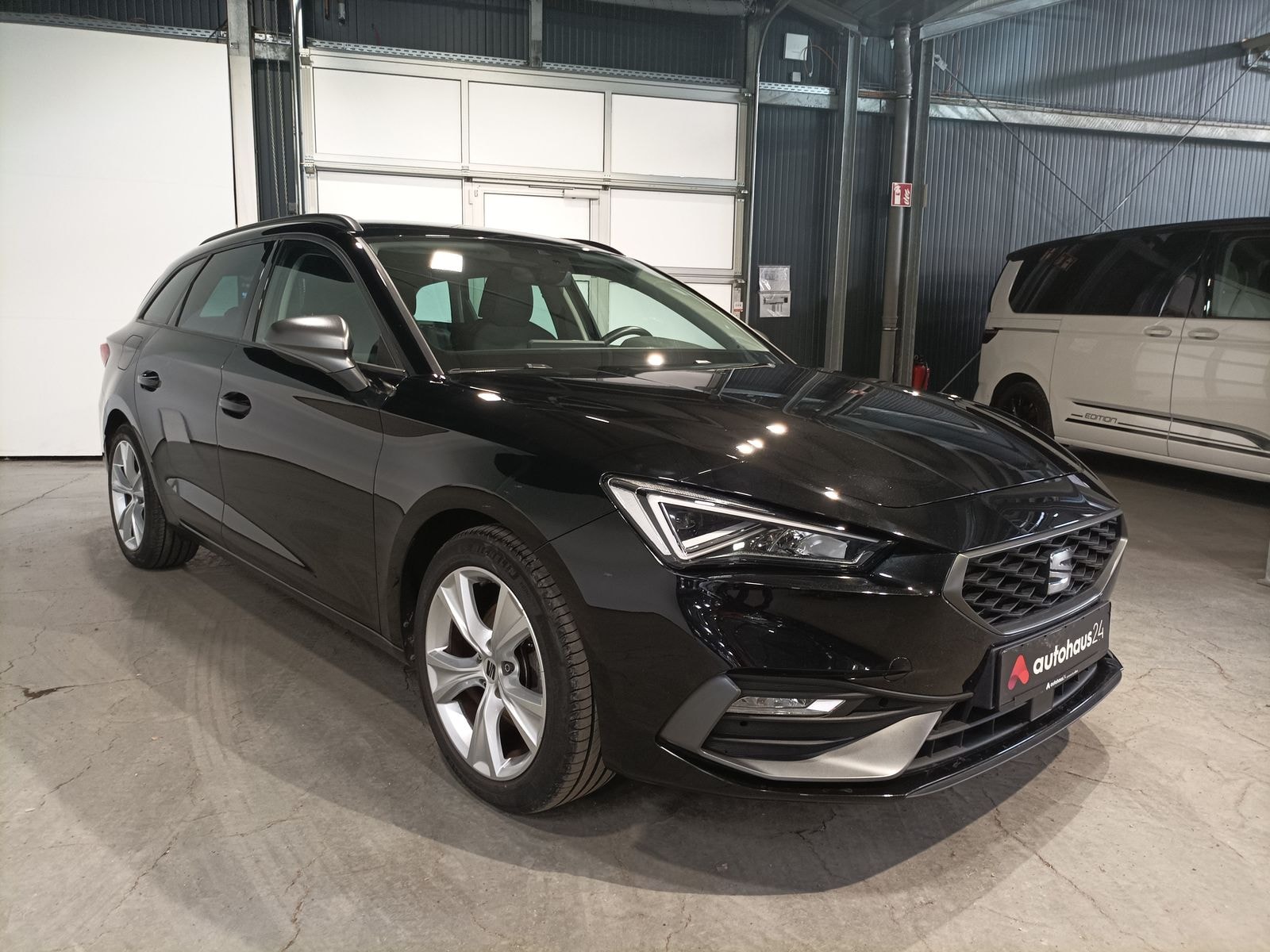 SEAT Leon Kombi SEAT Leon 1.5 eTSI ACT 110kW FR DSG Sportstourer Kombi #1