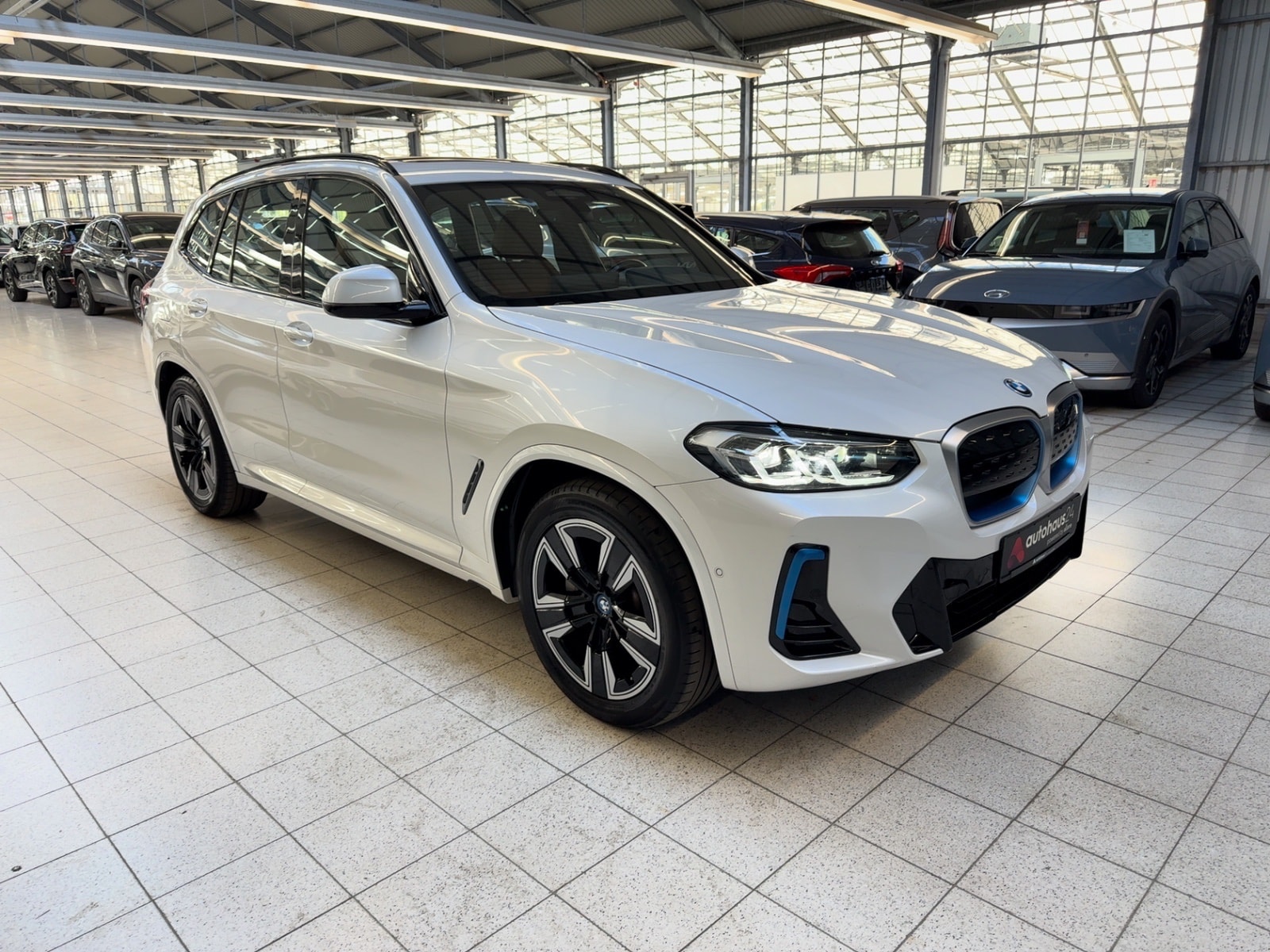 BMW iX3 SUV / Crossover / Geländewagen BMW ix3 80KWH INSPIRING Auto Sports Utility Vehicle #1