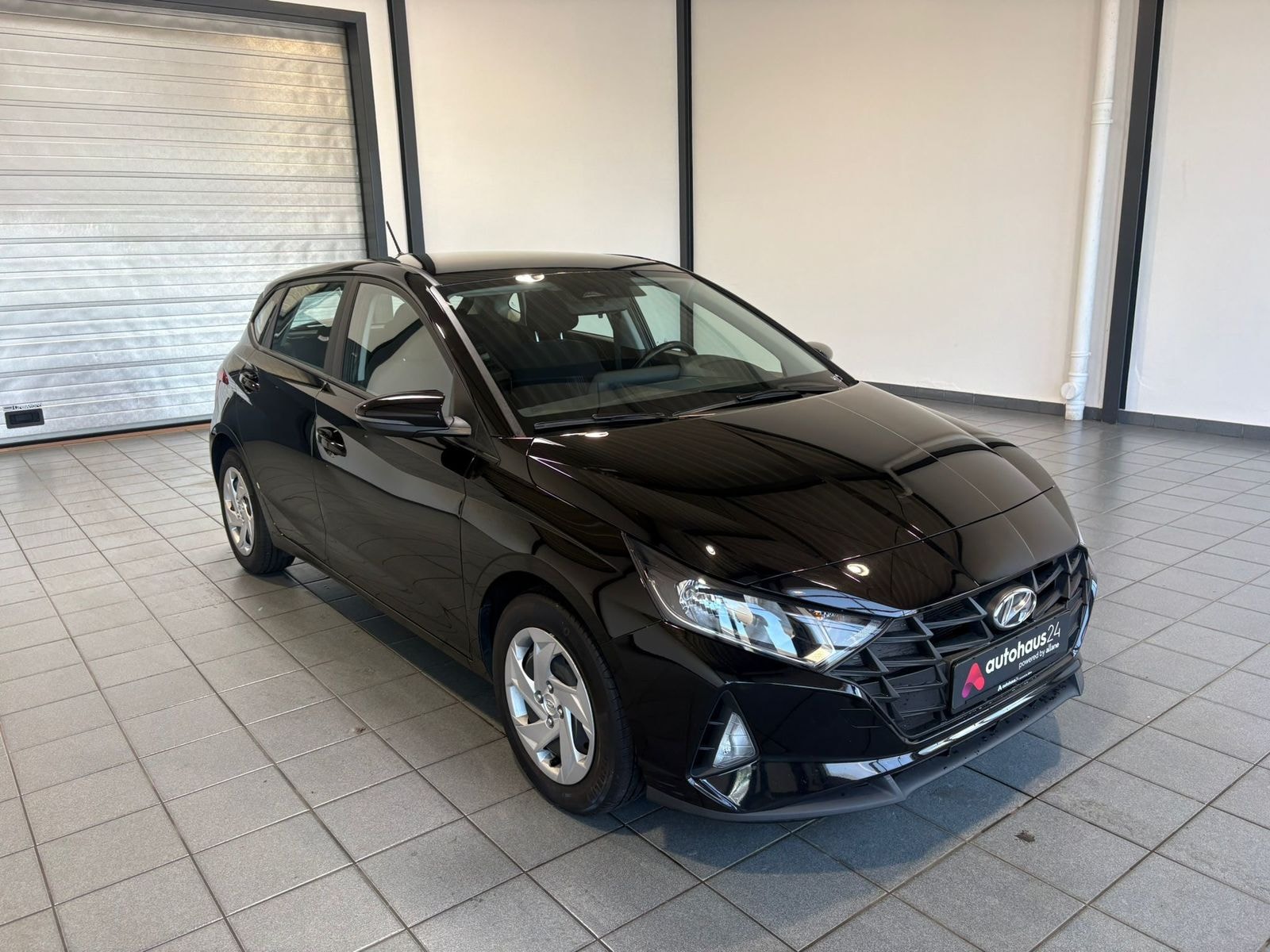 Hyundai i20 Schräghecklimousine HYUNDAI i20 1.2 62kW Select Schräghecklimousine #1